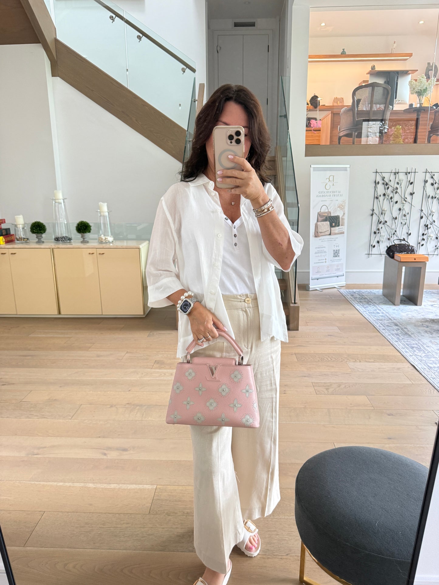 Louis Vuitton Capucines BB en cuir Taurillon rose poudré Édition Limitée avec clous fleuris
