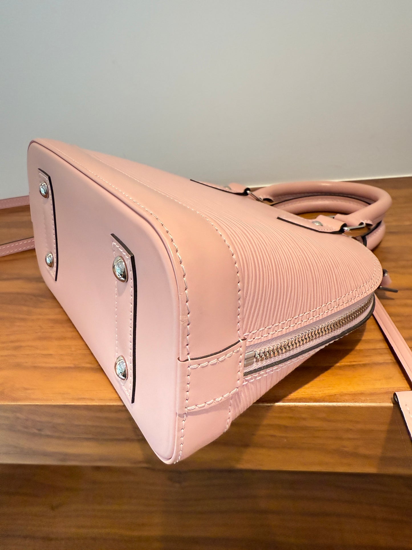 Louis Vuitton Epi Alma BB in Baby Pink