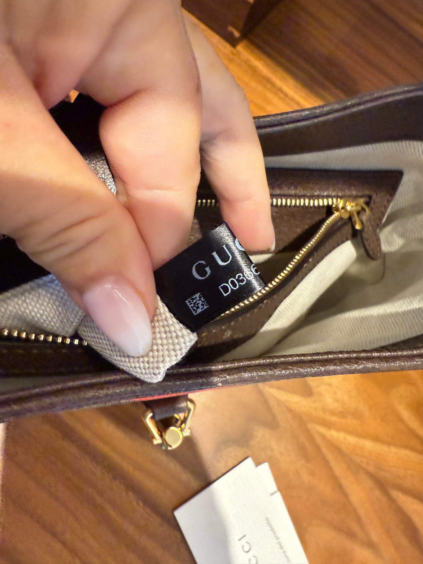 Gucci Jackie 1961 GG Supreme Shoulder Bag with 2 strap options