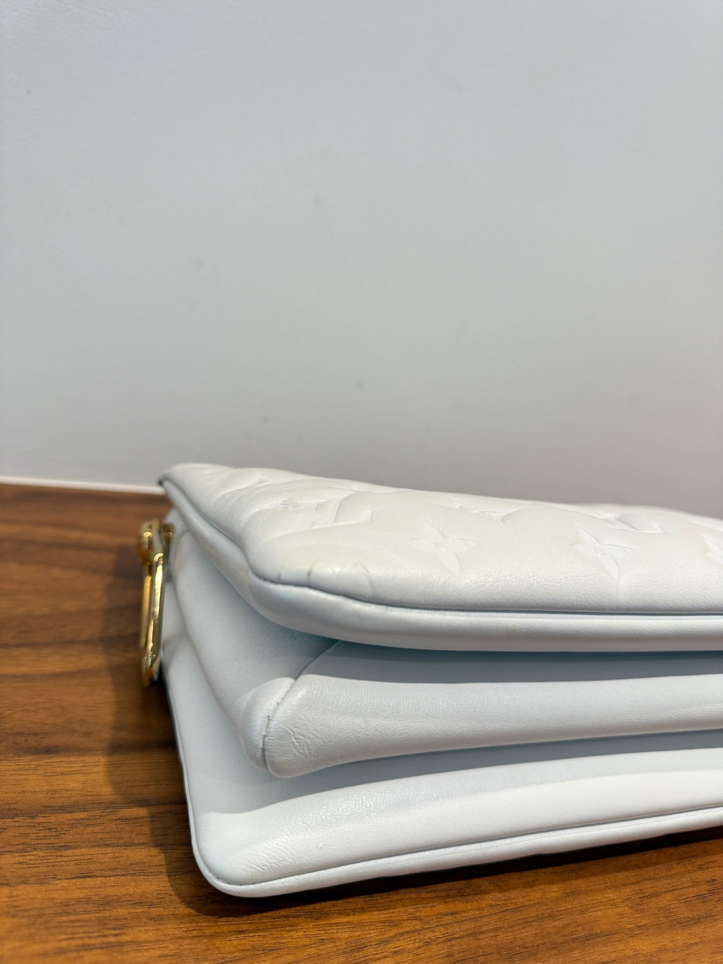 Louis Vuitton Coussin BB in white & Gold