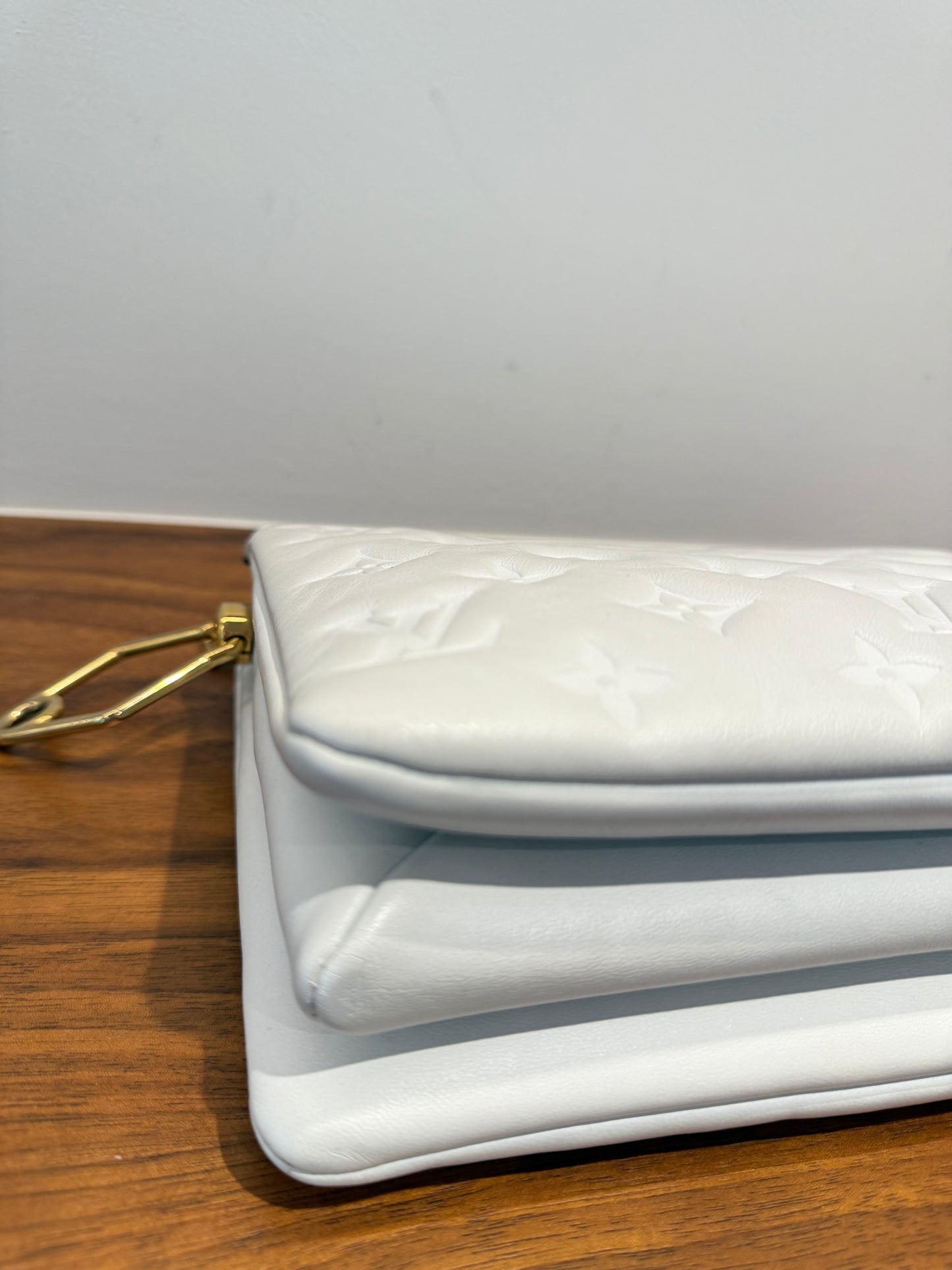 Louis Vuitton Coussin BB in white & Gold
