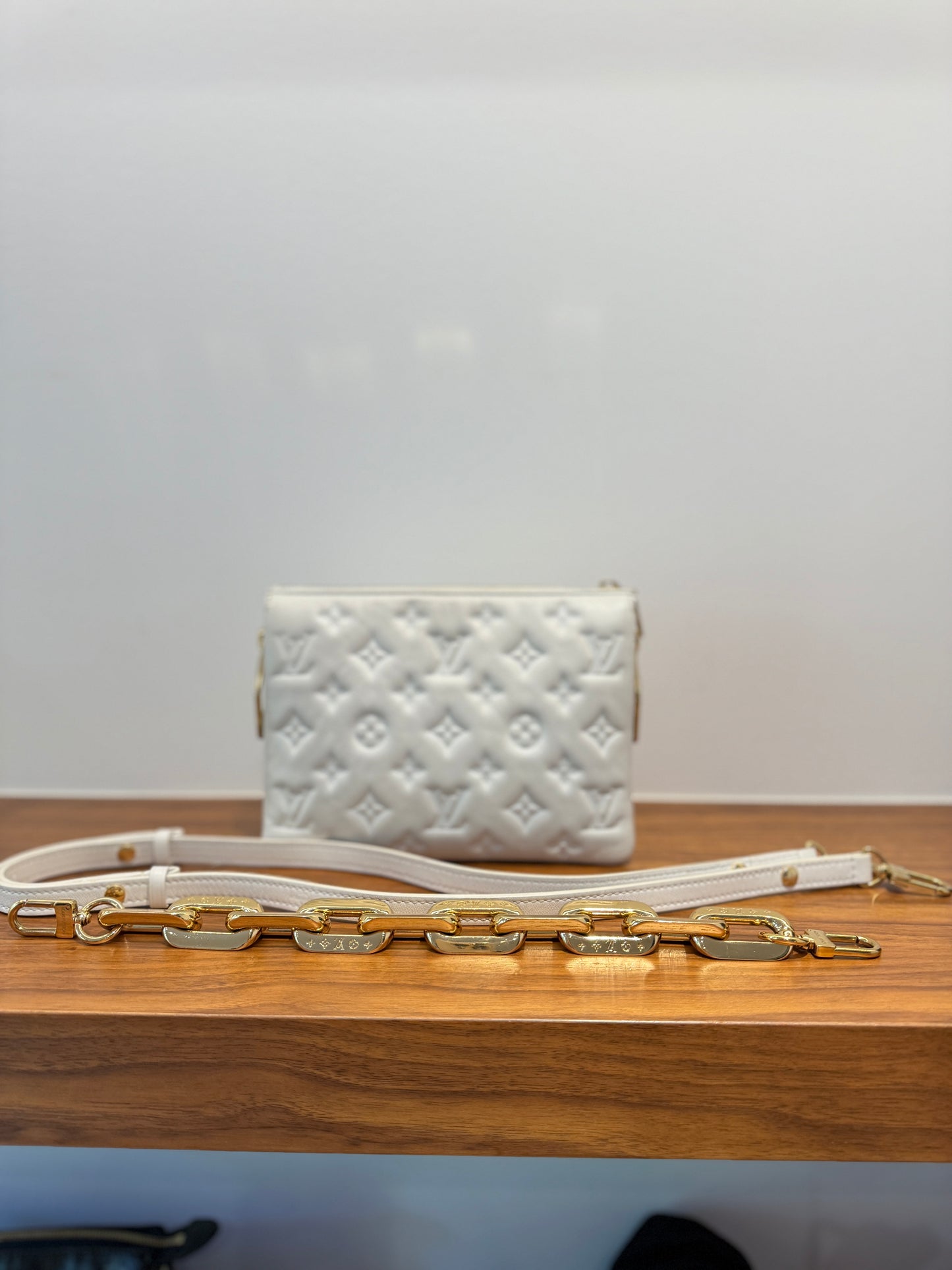 Louis Vuitton Coussin BB in white & Gold