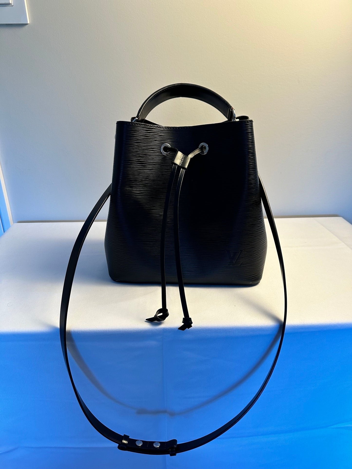 Louis Vuitton Black EPI leather NeoNoe Bucket Bag