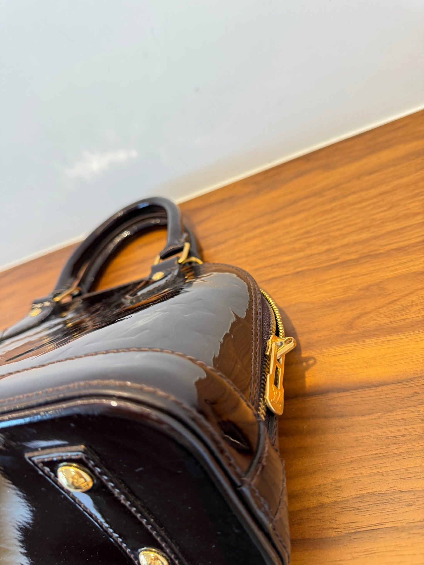 Louis Vuitton Vernis Alma BB In Amarante