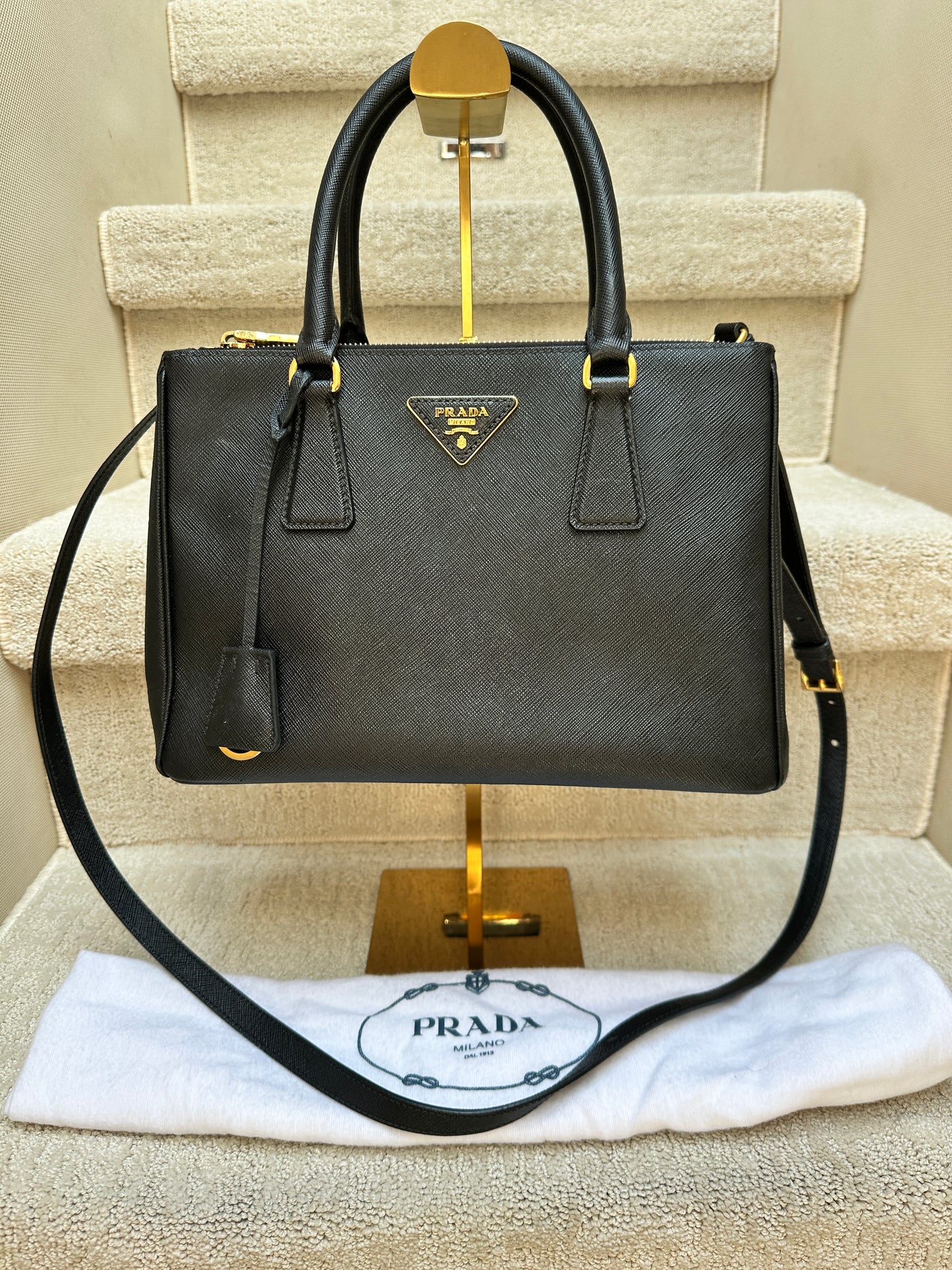 Saffiano Small Galleria Double Zip Tote Black