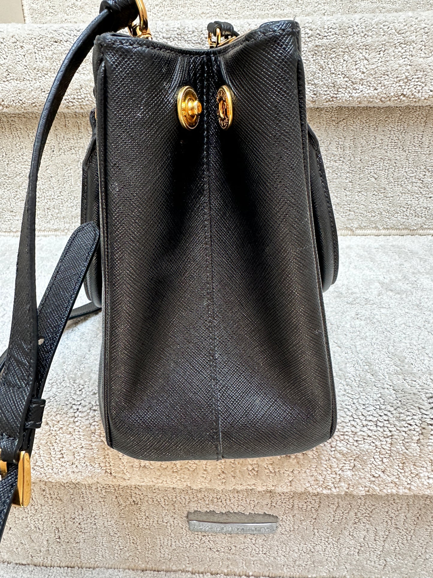 Saffiano Small Galleria Double Zip Tote Black