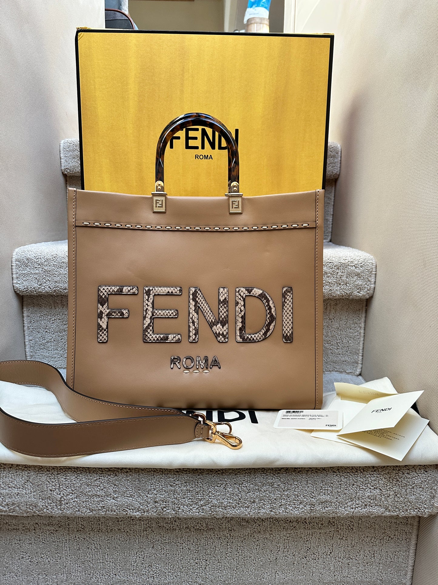 NEW!! Fendi Sunshine Medium Light brown leather and elaphe shopper bag