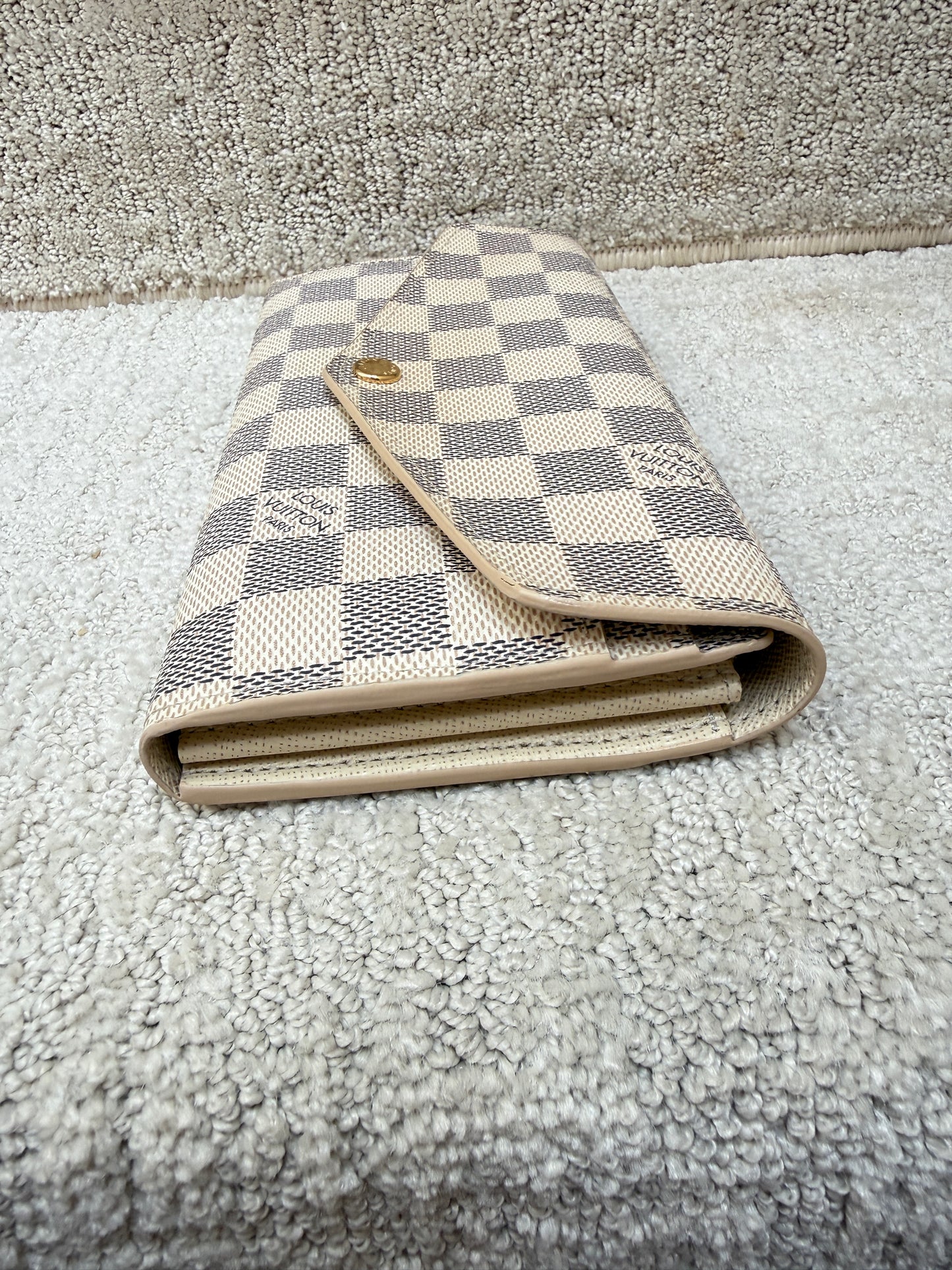 Louis Vuitton Sarah Wallet in Damier Azur