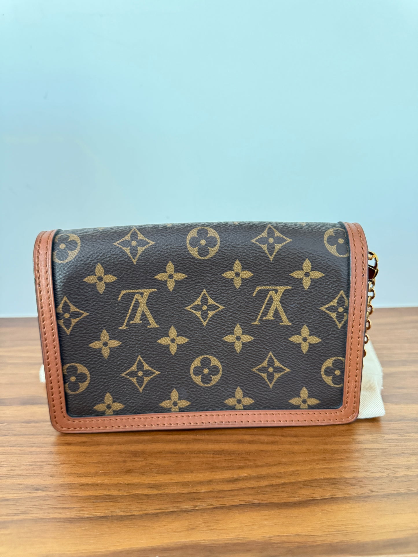 Louis Vuitton Dauphine Reverse Monogram Chain Wallet Pre-Owned