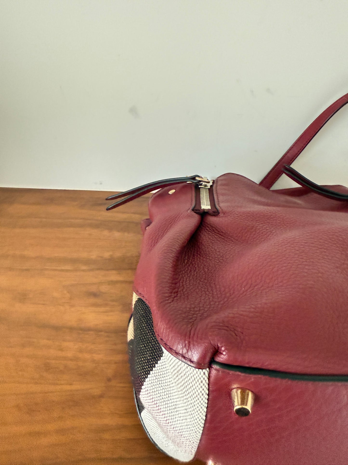 Burgundy Maidstone Shoulder Bag in Burgundy