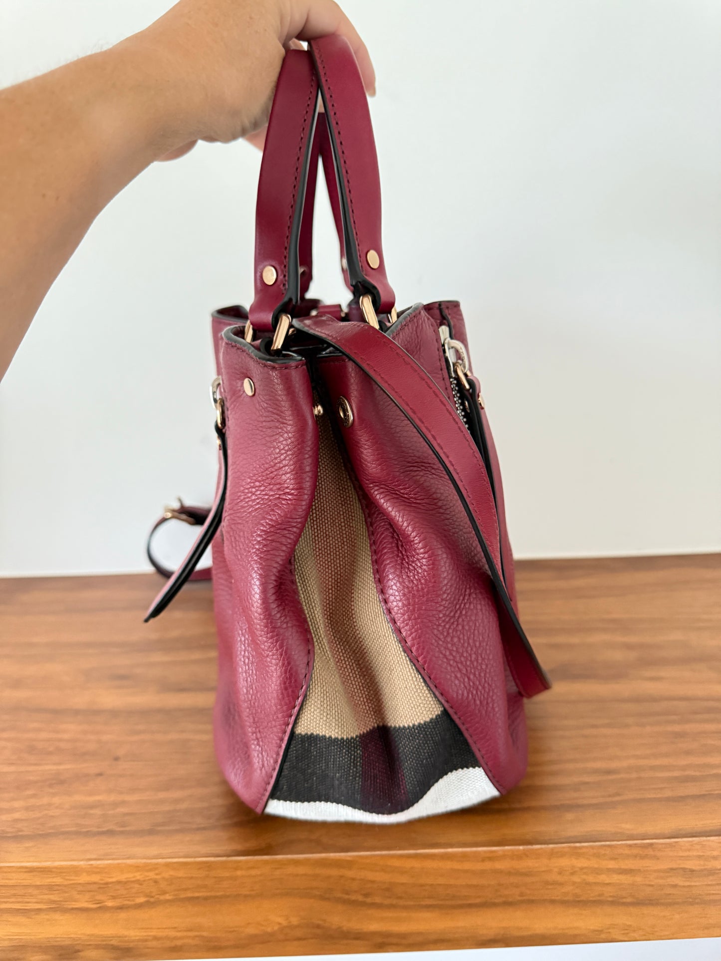 Burgundy Maidstone Shoulder Bag in Burgundy