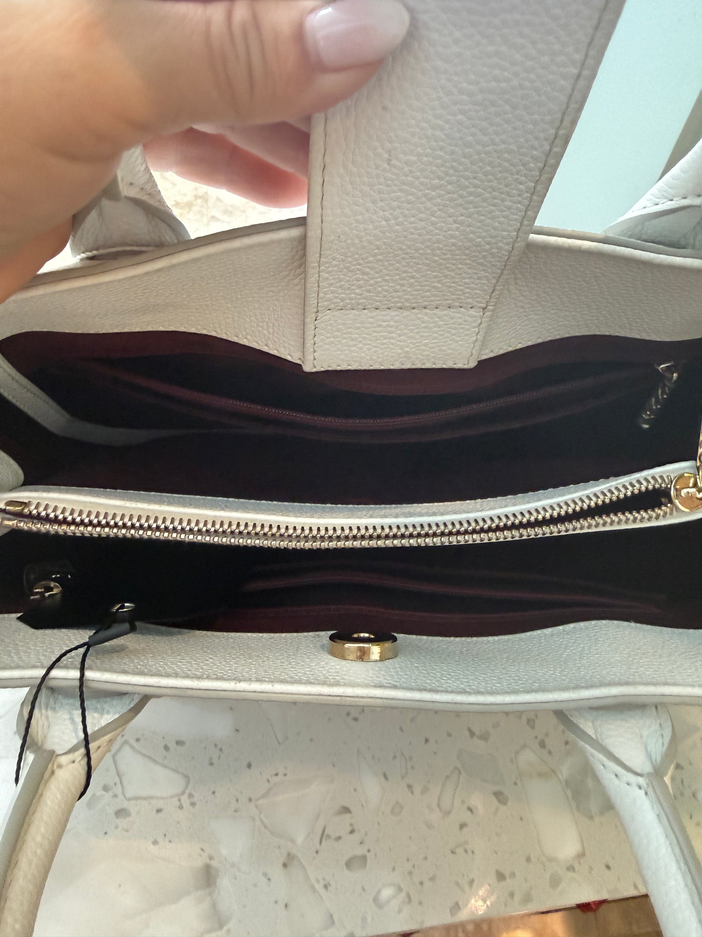 Sac Cabas Neo Executive Small CHANEL en Cuir de Veau Grainé Blanc