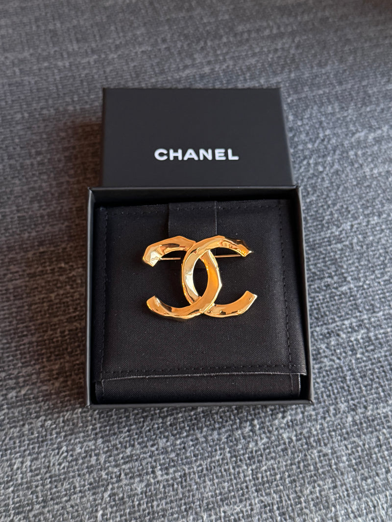 CHANEL gold CC Brooch brand new full set