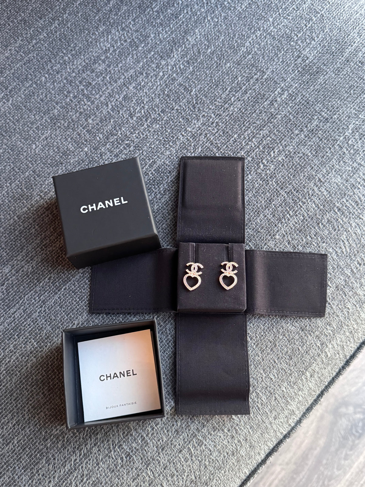 CHANEL authentic pre-owned CC earrings with open heart drops