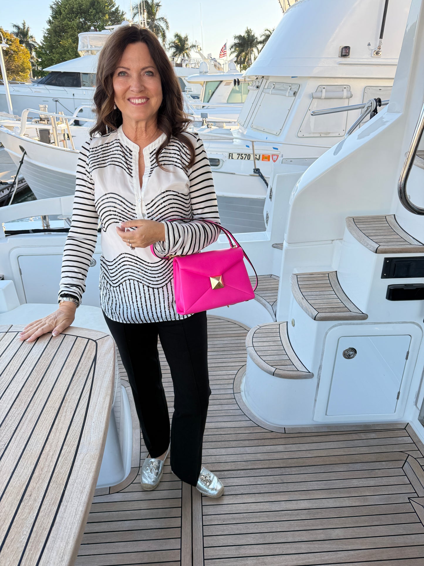 Valentino Garavani One Stud quilted leather shoulder bag in bright pink