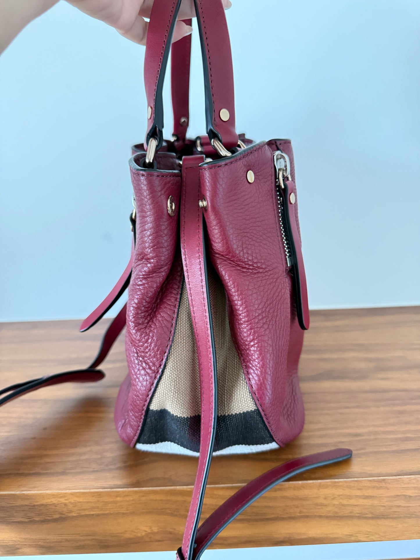 Burgundy Maidstone Shoulder Bag in Burgundy