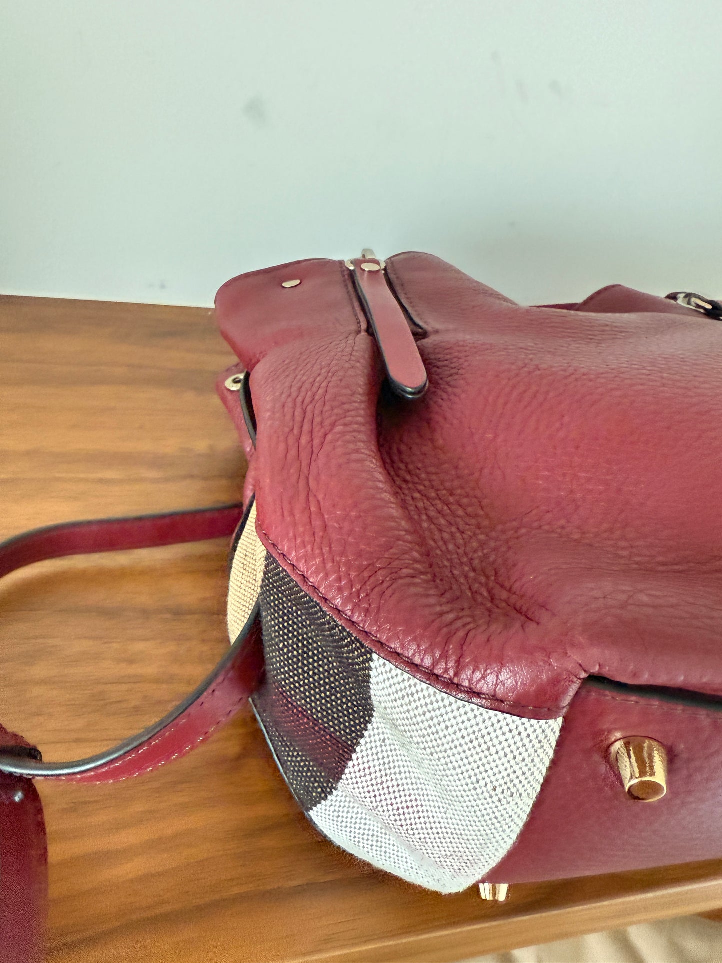 Burgundy Maidstone Shoulder Bag in Burgundy
