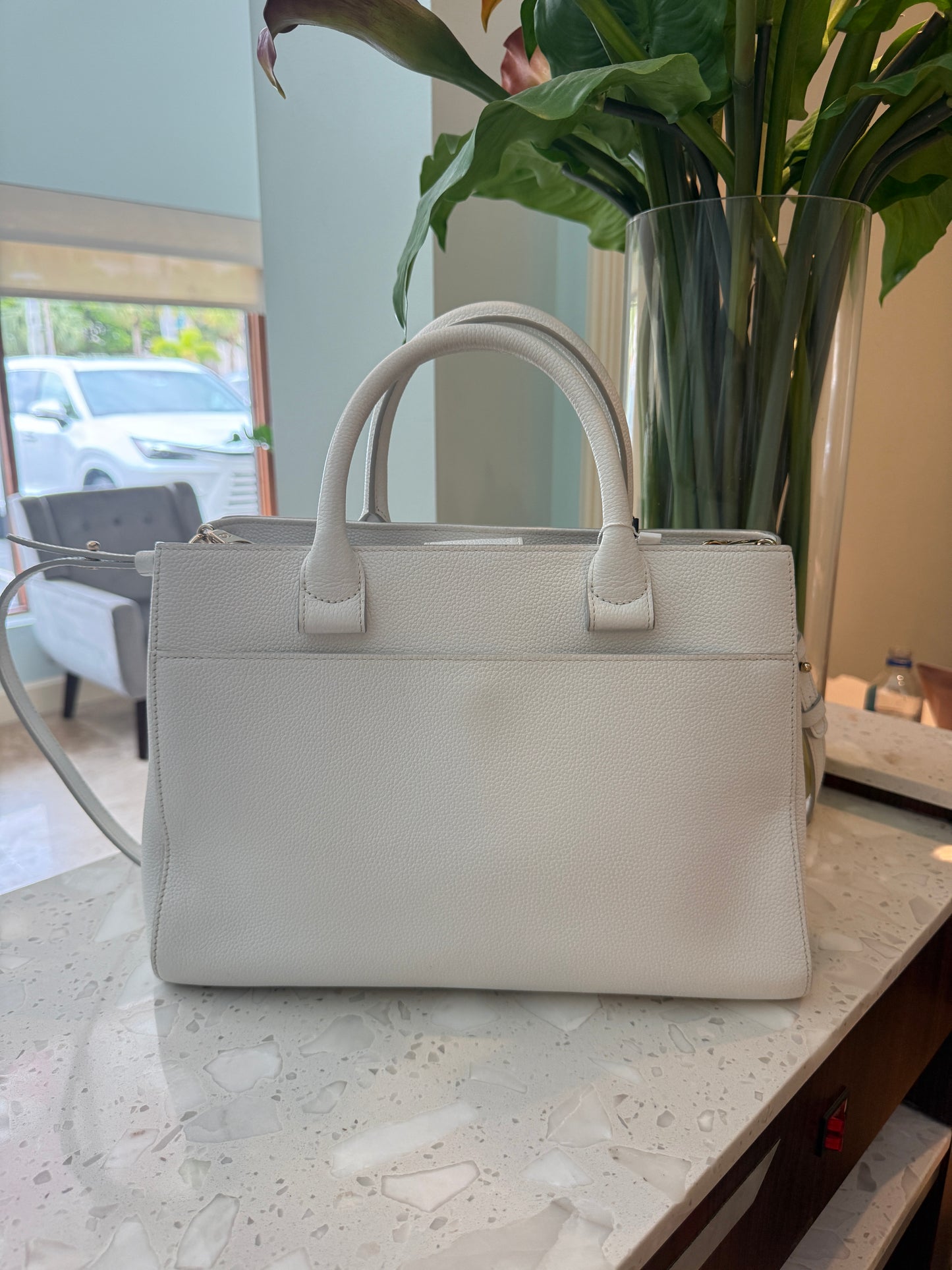 Sac Cabas Neo Executive Small CHANEL en Cuir de Veau Grainé Blanc