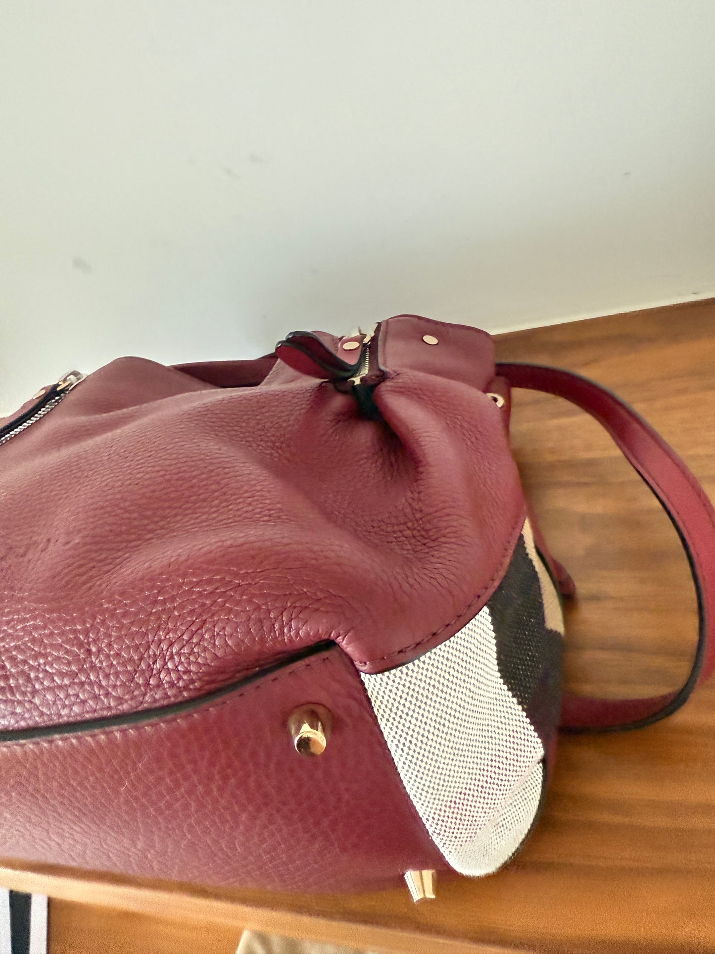 Burgundy Maidstone Shoulder Bag in Burgundy