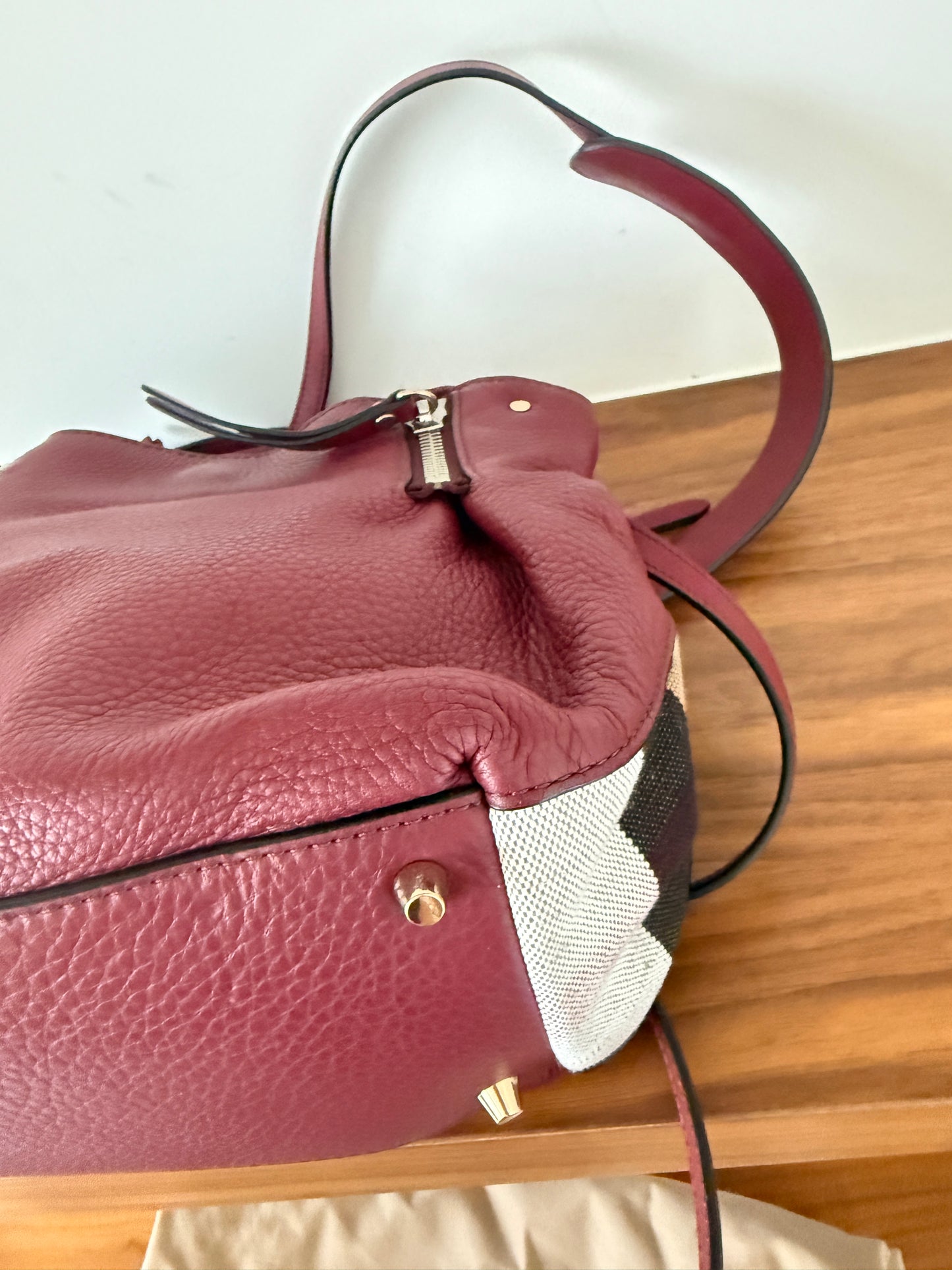 Burgundy Maidstone Shoulder Bag in Burgundy