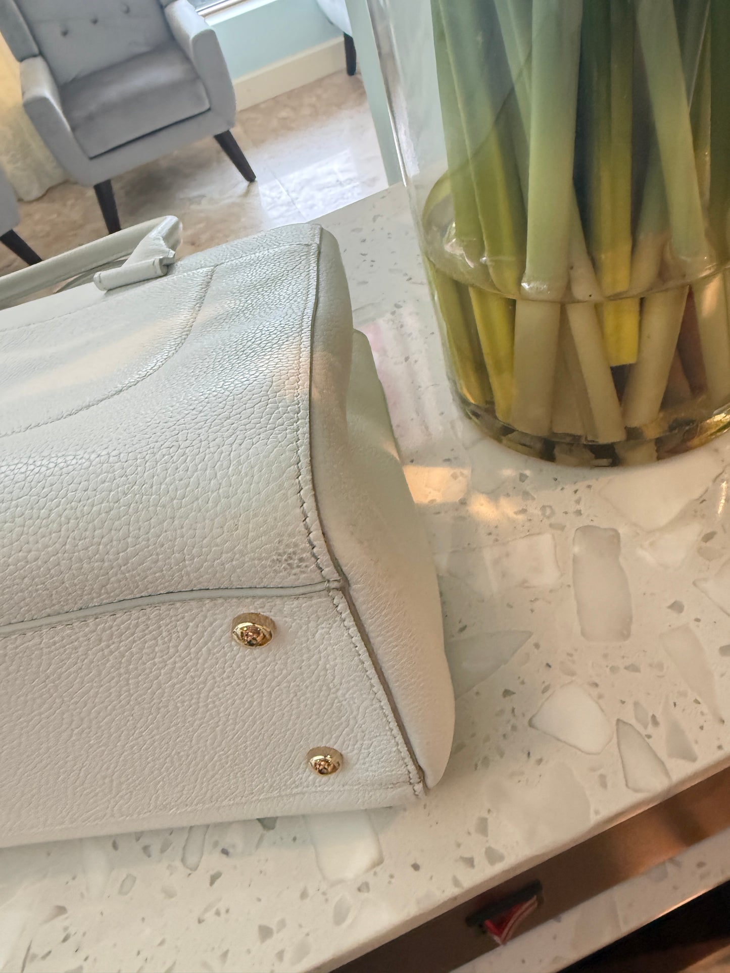 Sac Cabas Neo Executive Small CHANEL en Cuir de Veau Grainé Blanc