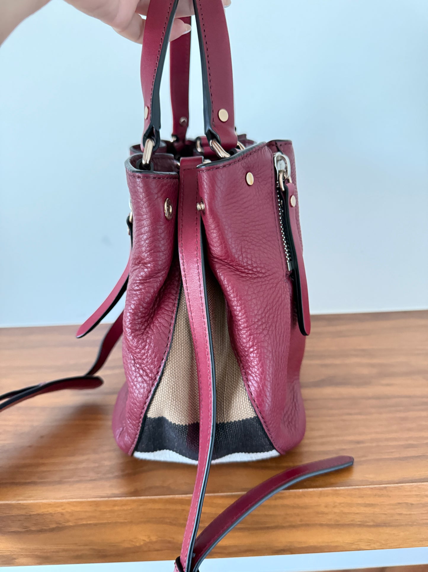Burgundy Maidstone Shoulder Bag in Burgundy
