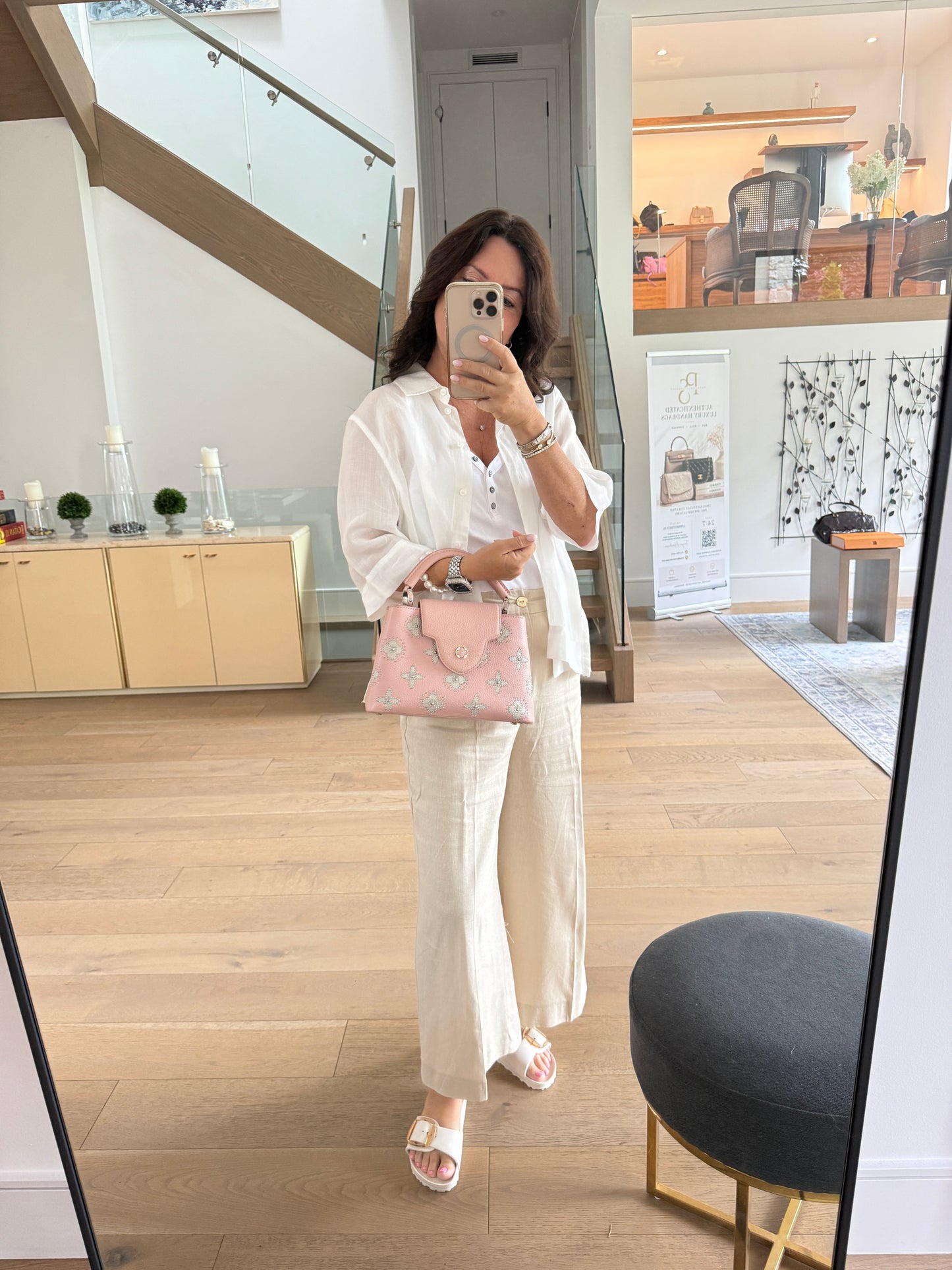 Louis Vuitton Capucines BB en cuir Taurillon rose poudré Édition Limitée avec clous fleuris