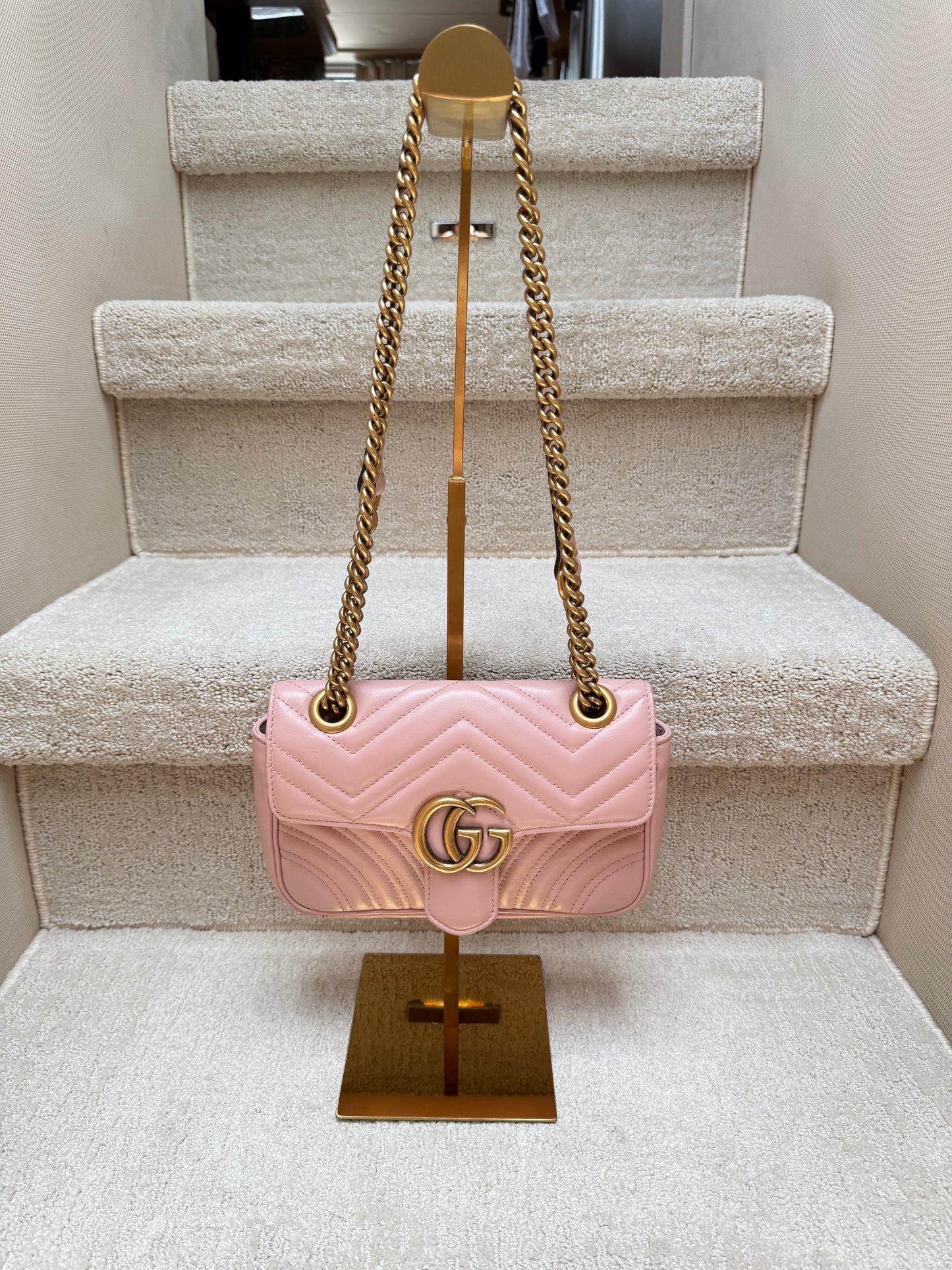 Gucci Marmont shoulder bag in pink and gold by reseller Purseonal Shopper