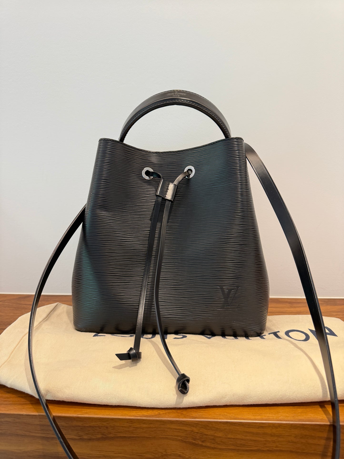 Louis Vuitton Black EPI leather NeoNoe Bucket Bag
