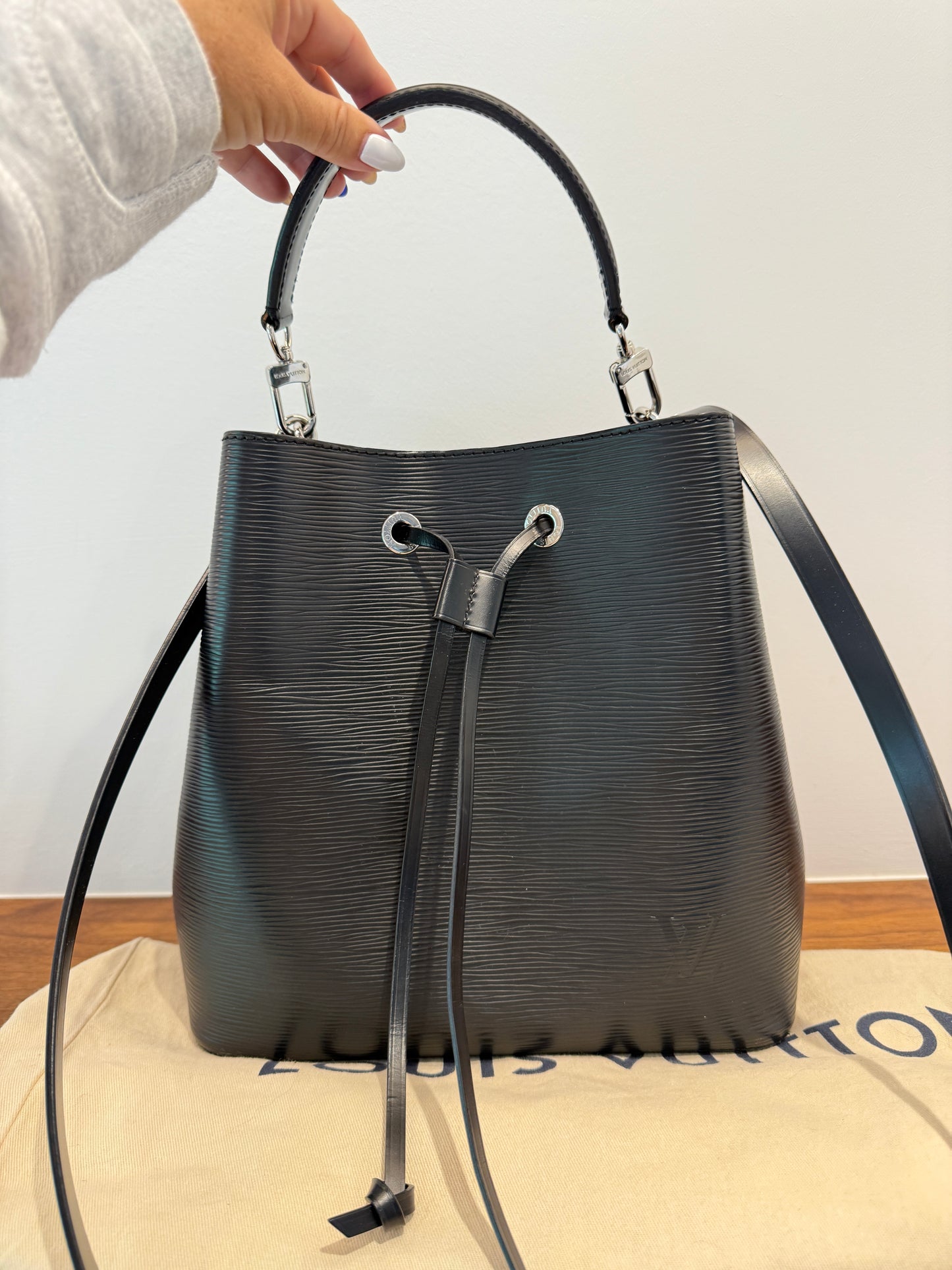 Louis Vuitton Black EPI leather NeoNoe Bucket Bag