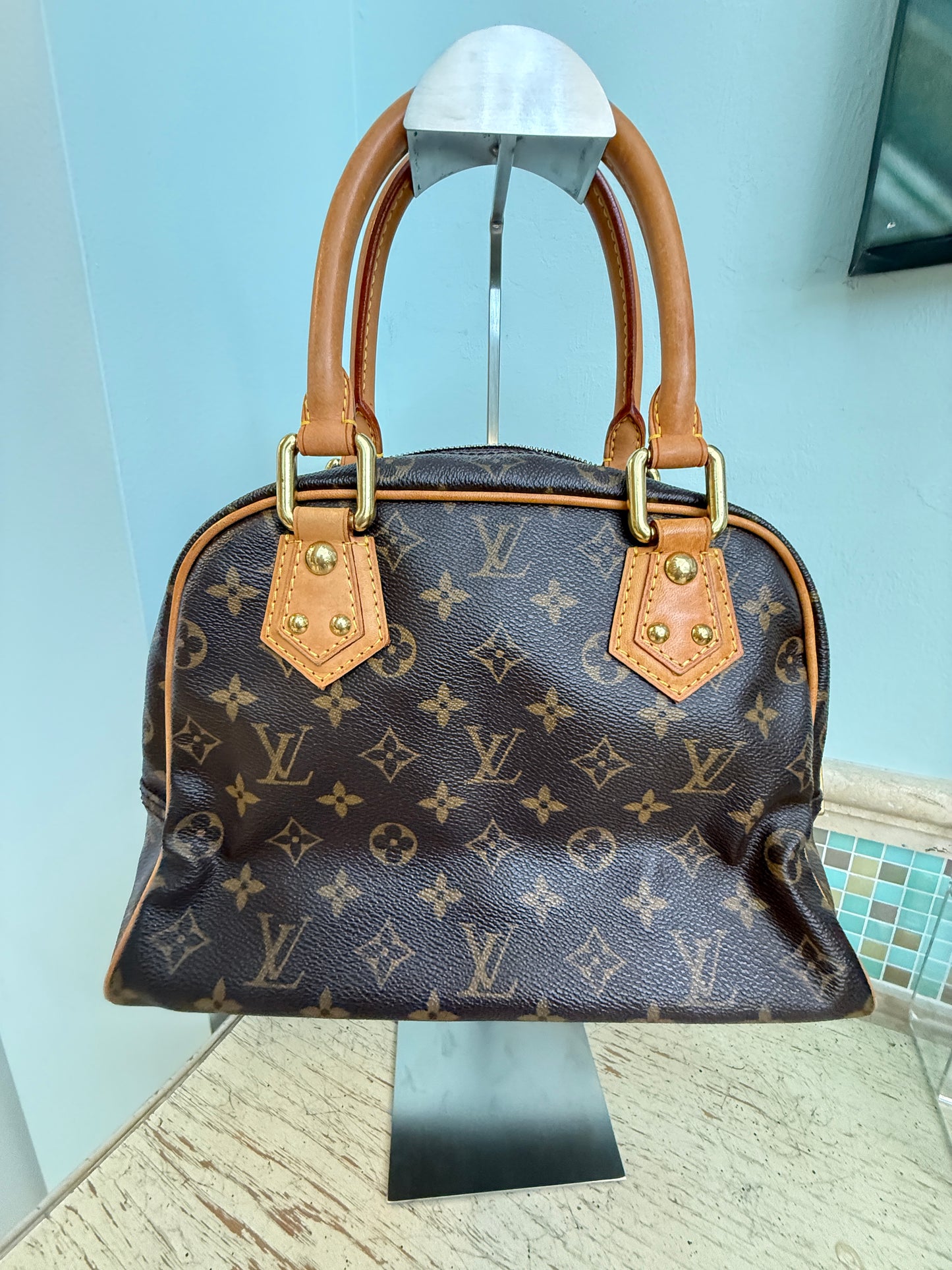Sac à main Louis Vuitton Manhattan Monogram d'occasion