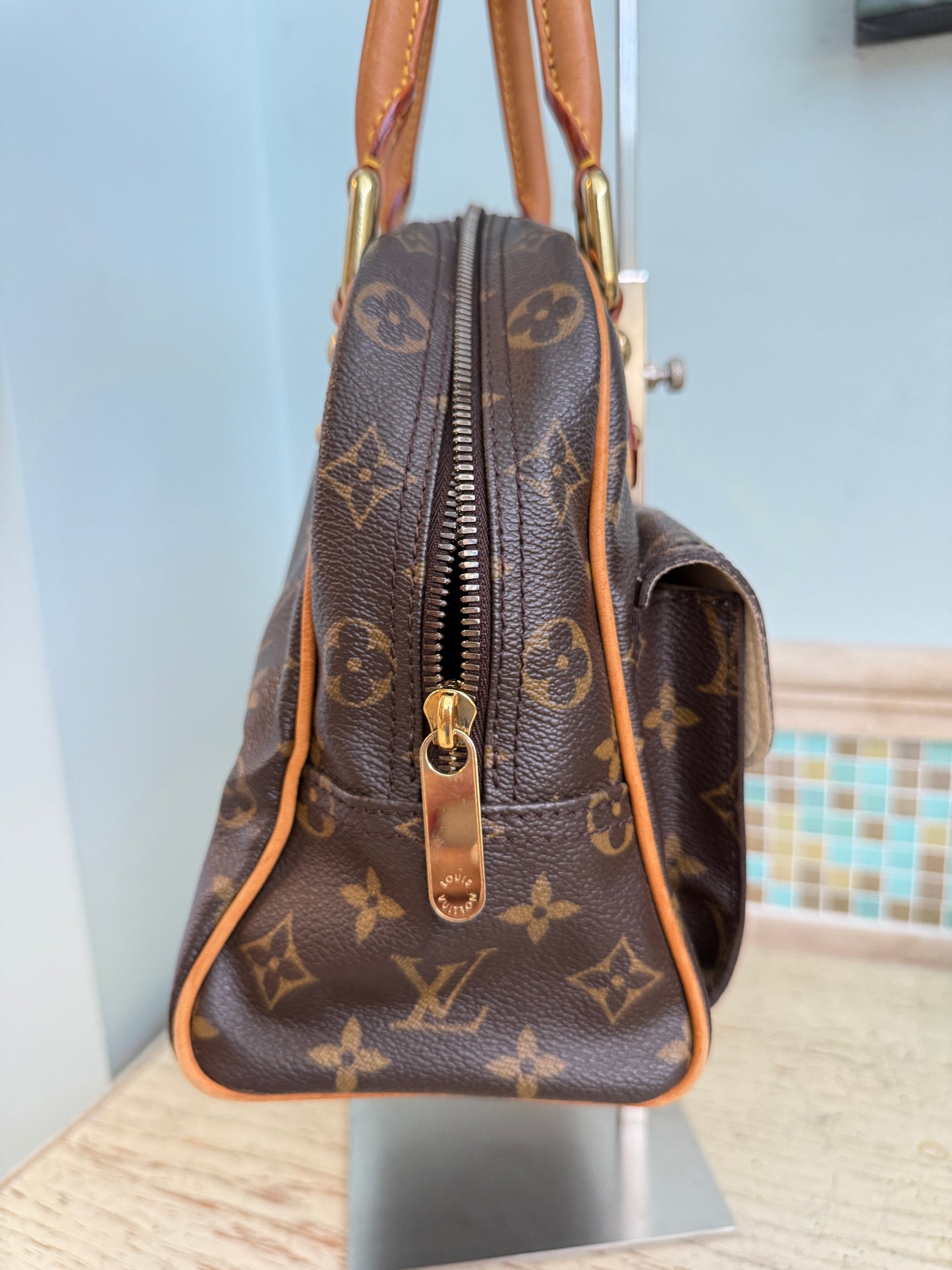 Sac à main Louis Vuitton Manhattan Monogram d'occasion