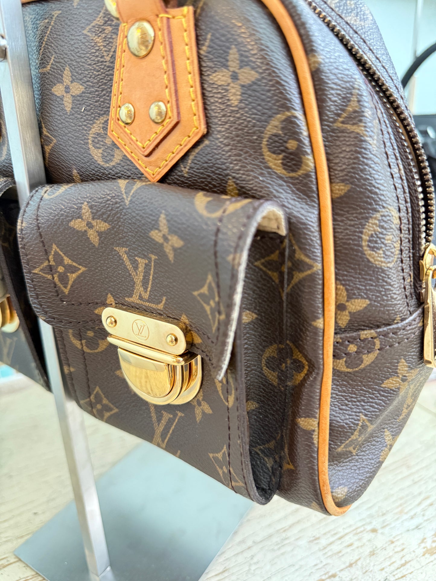 Sac à main Louis Vuitton Manhattan Monogram d'occasion