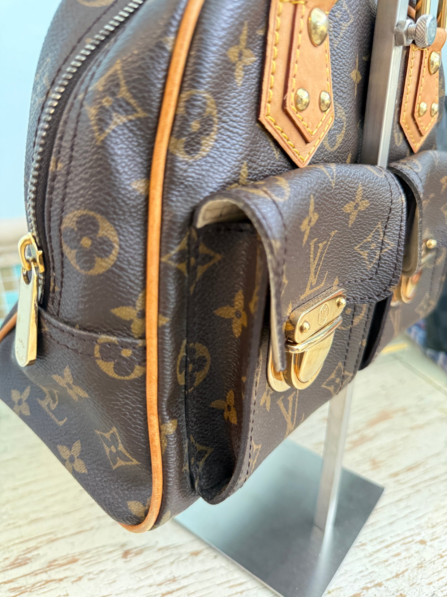 Sac à main Louis Vuitton Manhattan Monogram d'occasion