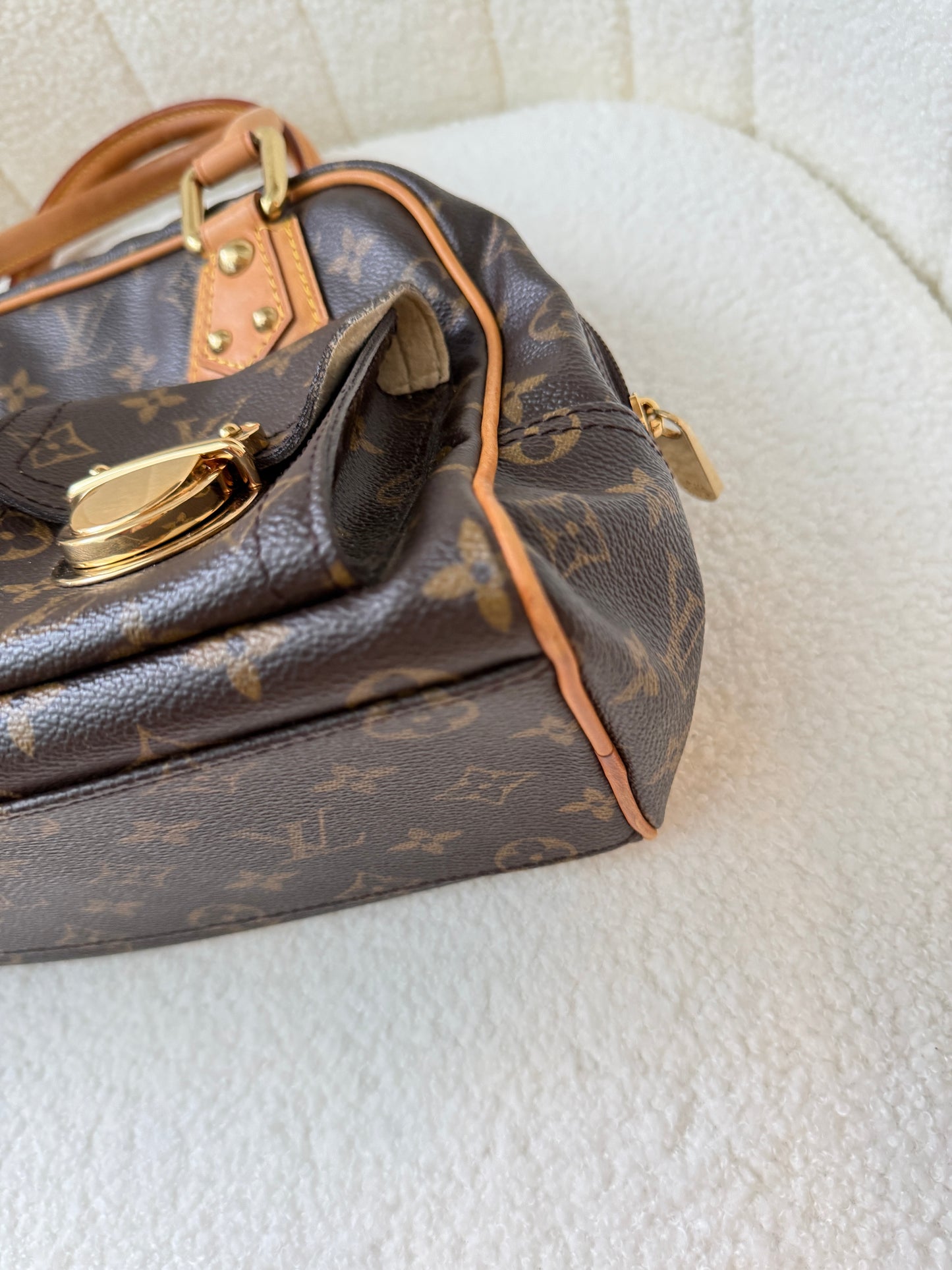 Sac à main Louis Vuitton Manhattan Monogram d'occasion