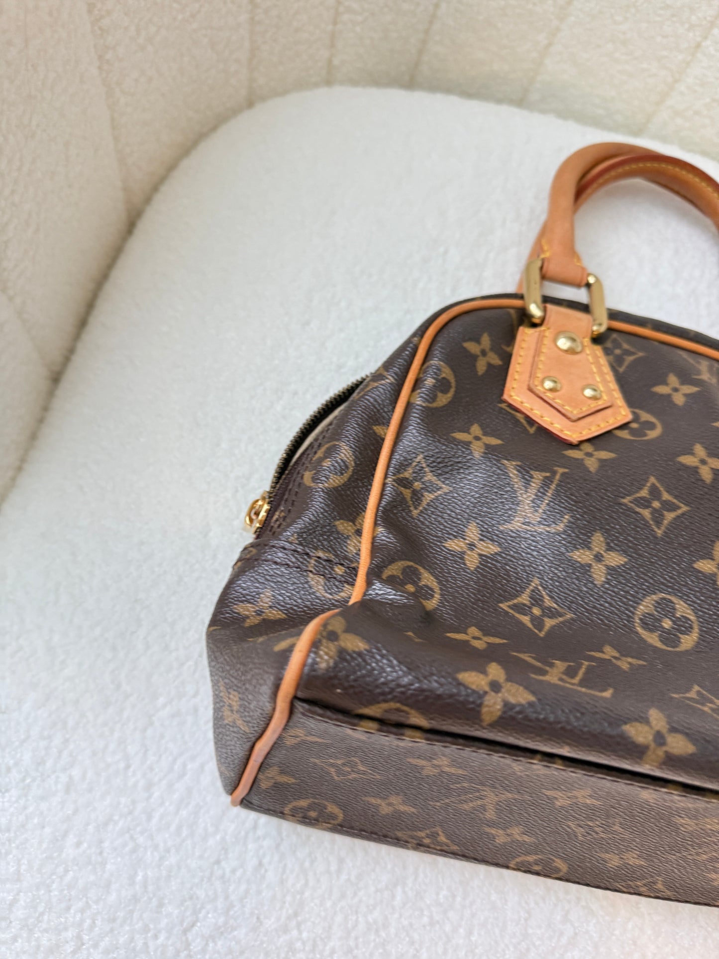Sac à main Louis Vuitton Manhattan Monogram d'occasion