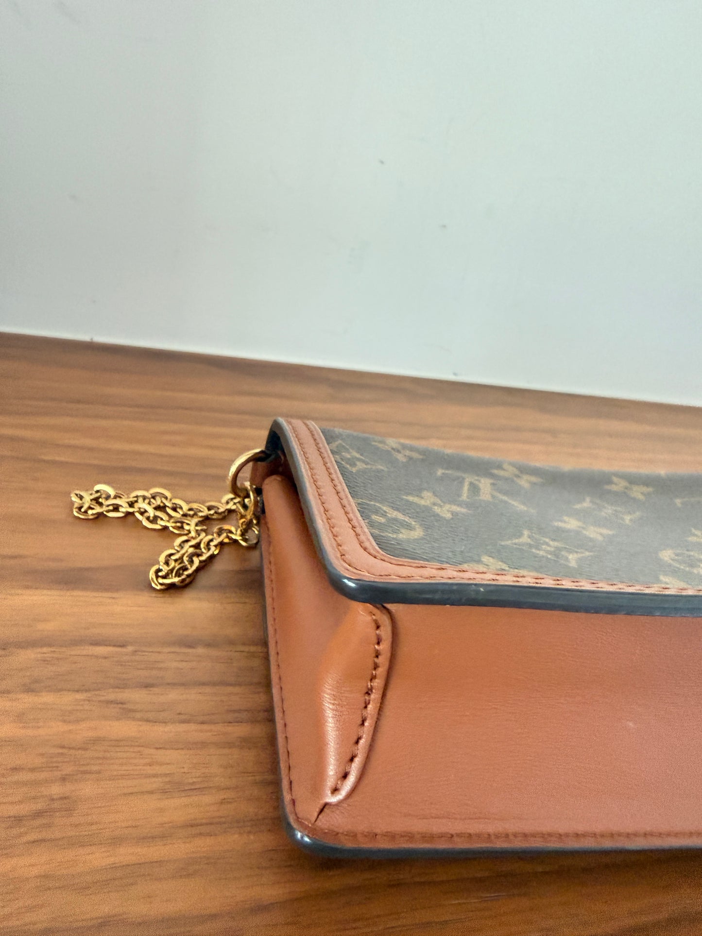 Louis Vuitton Dauphine Reverse Monogram Chain Wallet Pre-Owned