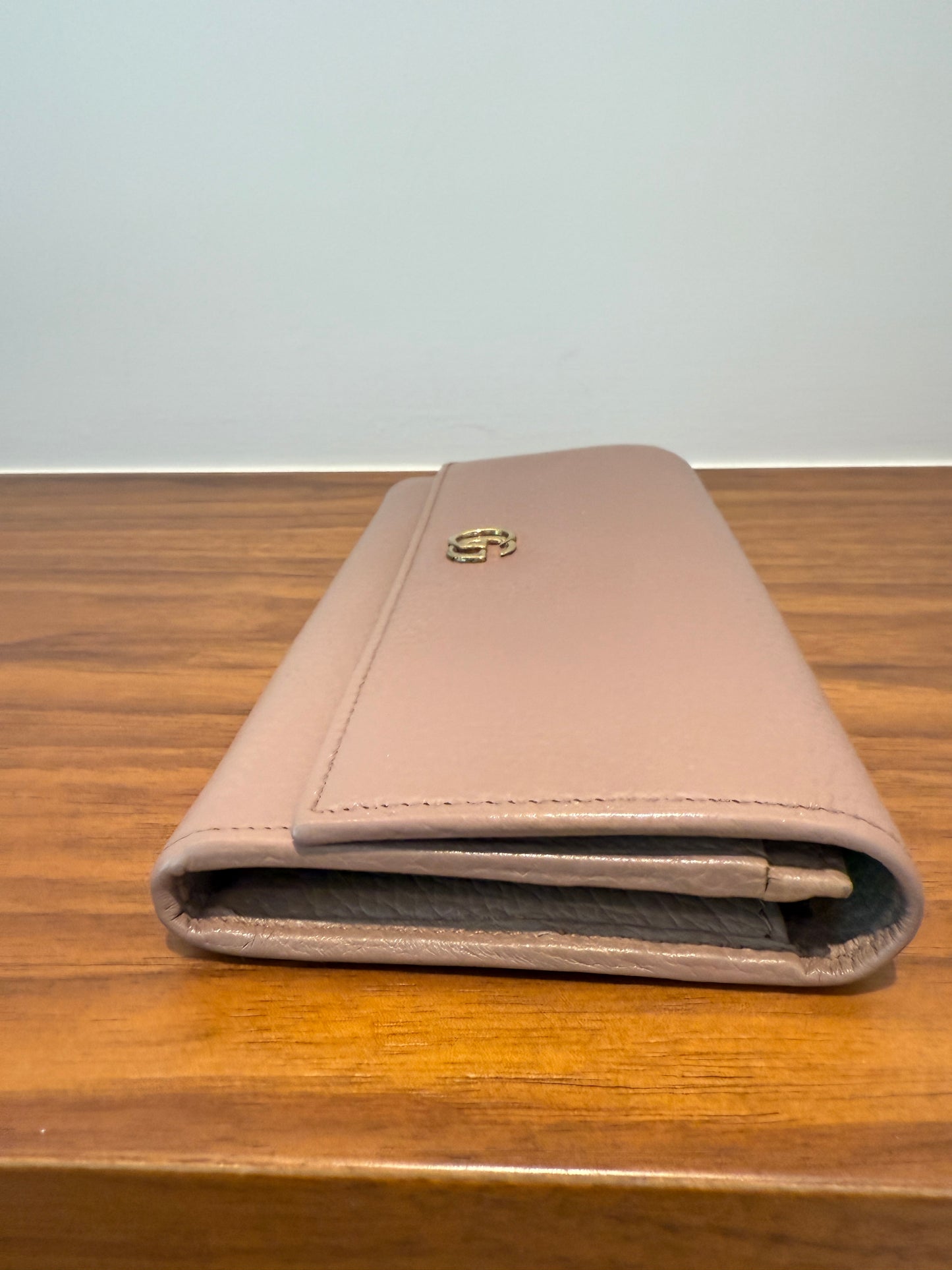 Gucci Full Size Wallet in Beige Leather