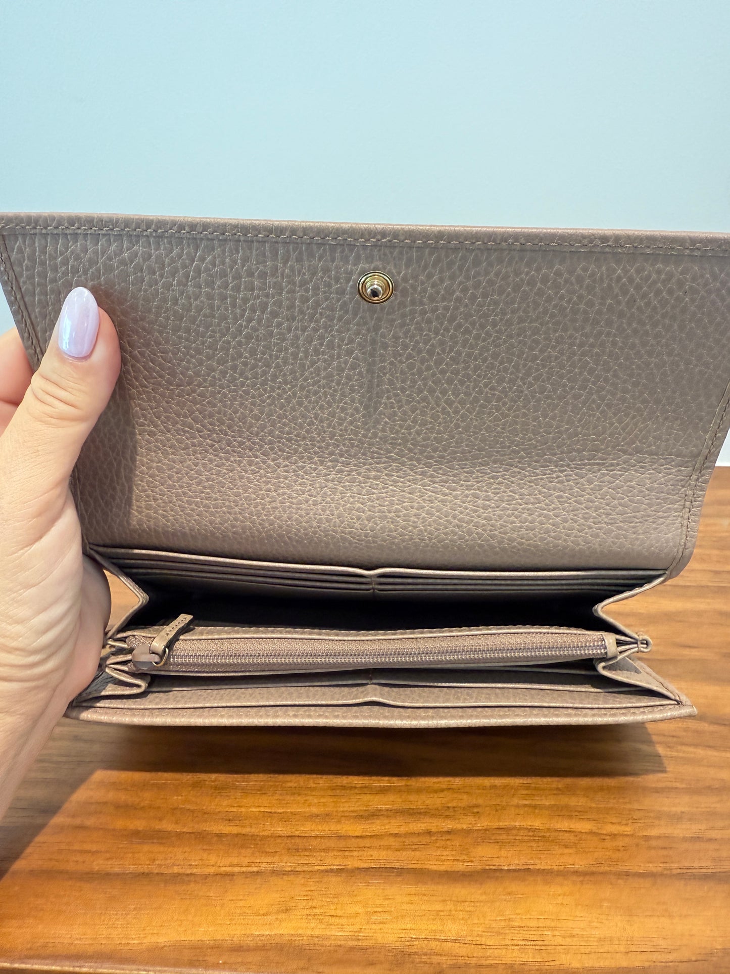 Gucci Full Size Wallet in Beige Leather