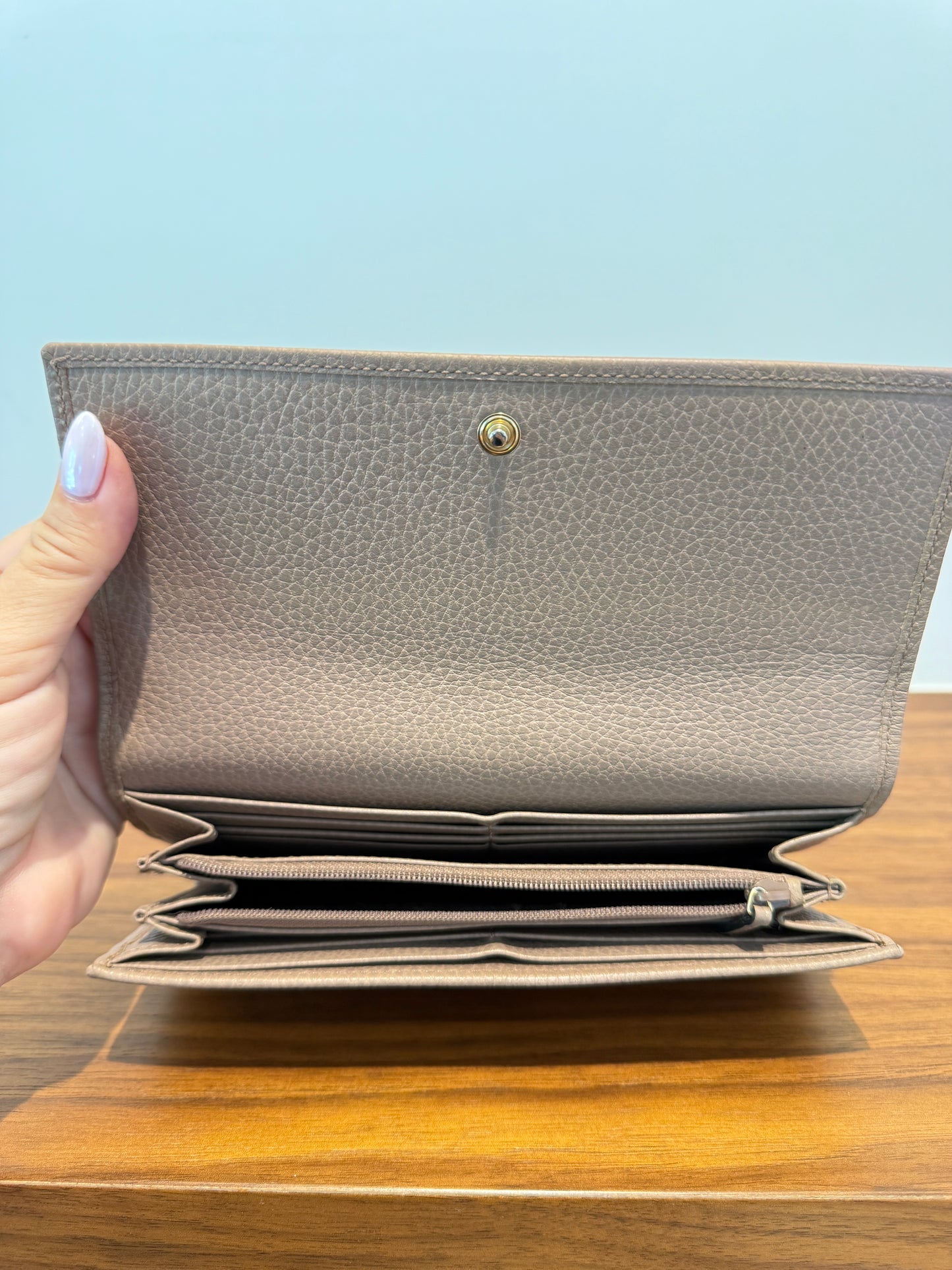 Gucci Full Size Wallet in Beige Leather