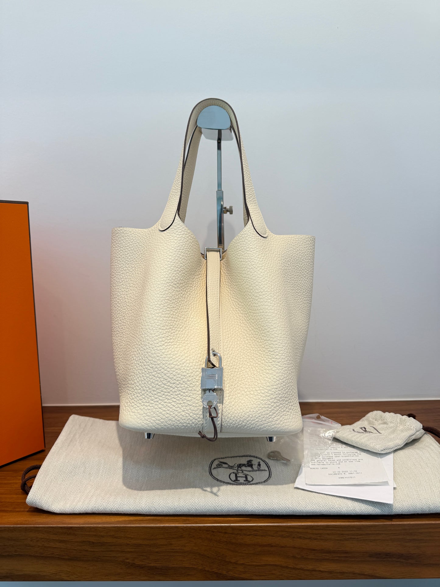 Hermes Taurillon Clemence Picotin Lock 22 Nata