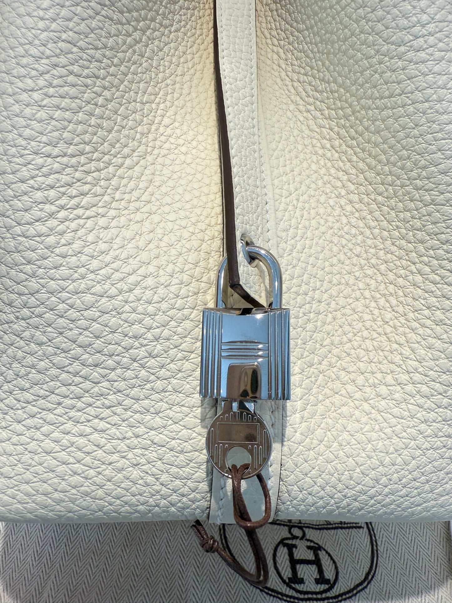 Hermes Taurillon Clemence Picotin Lock 22 Nata