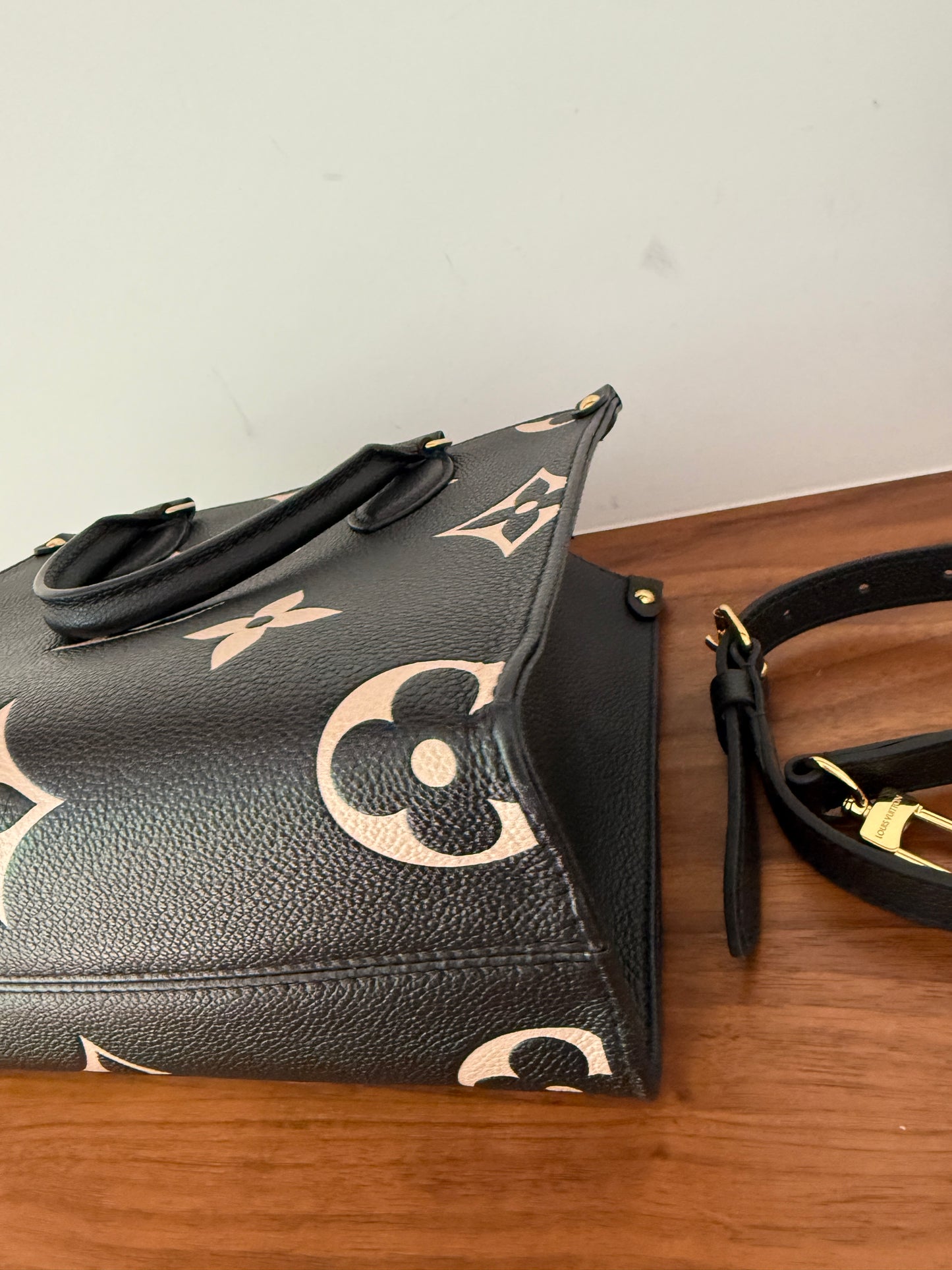 Louis Vuitton on the go fourth corner view