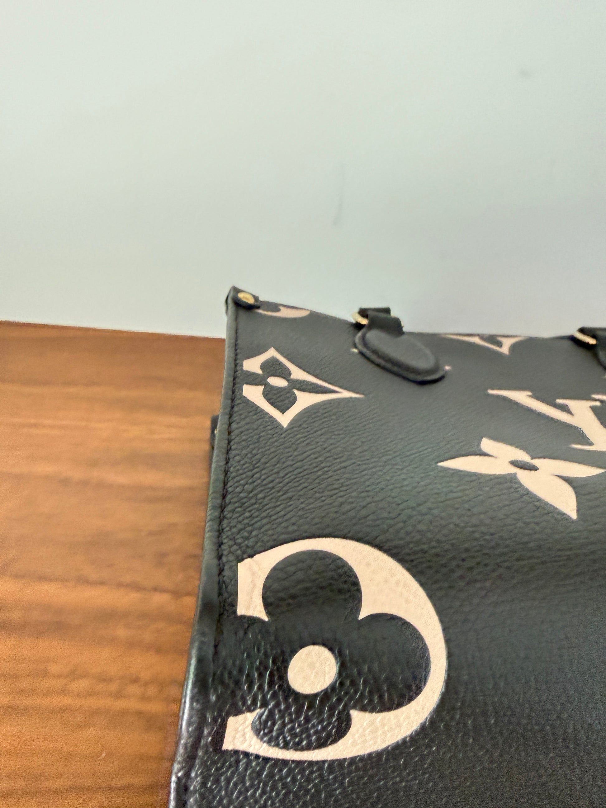 Louis Vuitton On the Go Corner View