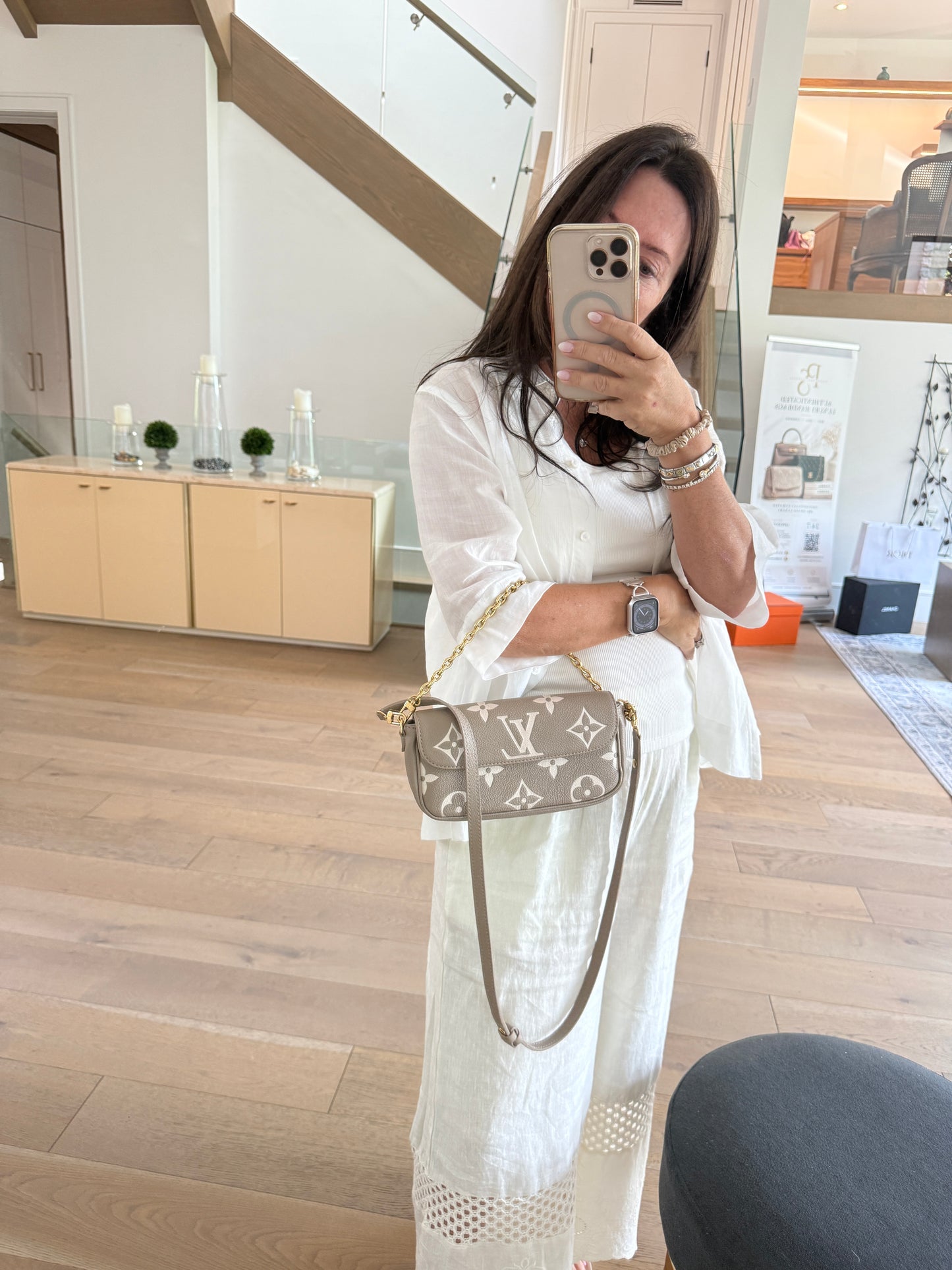 Louis Vuitton Empreinte Monogram Giant Ivy Wallet On Chain in Turtledove and Cream Pre-owned