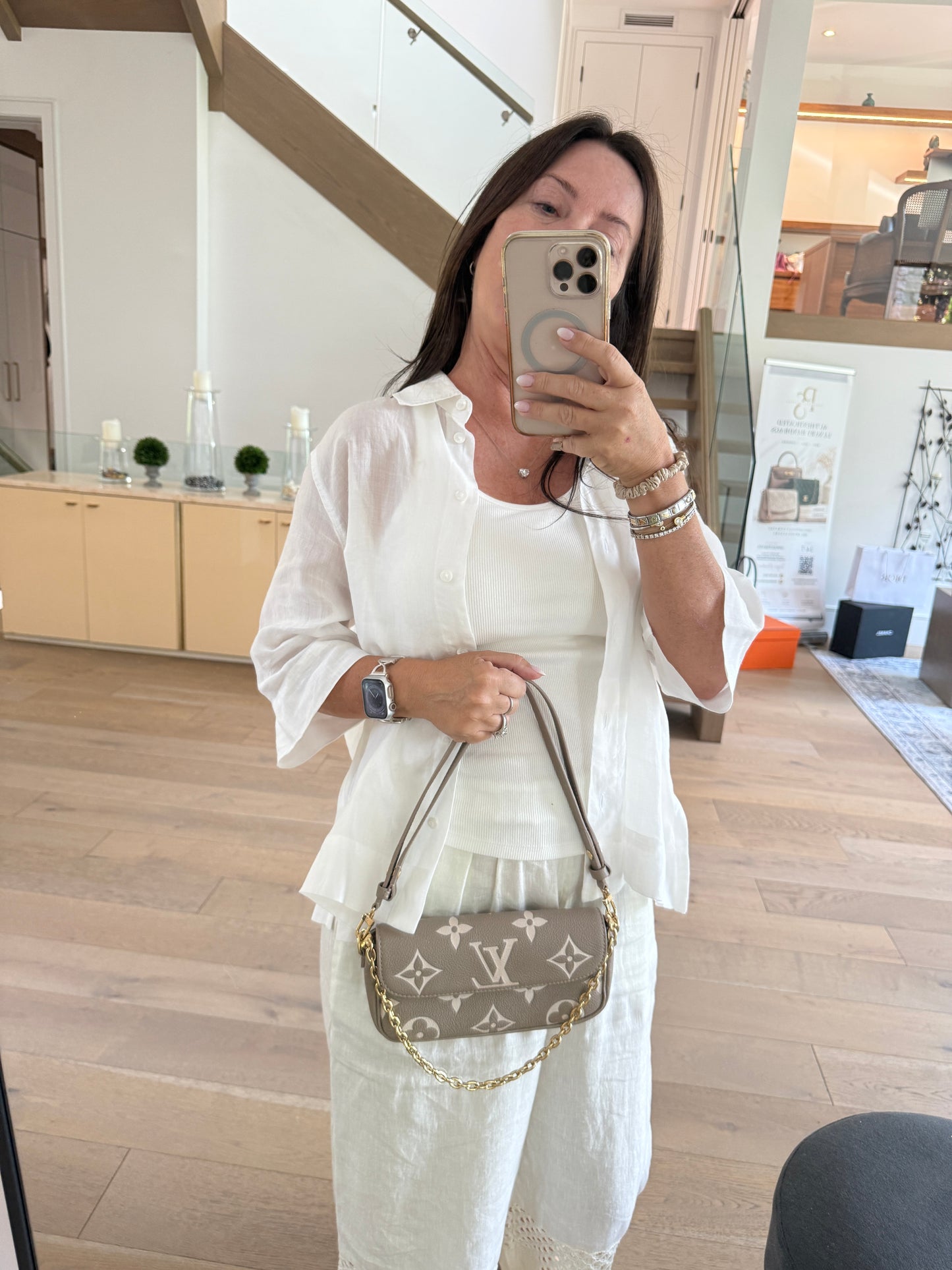 Louis Vuitton Empreinte Monogram Giant Ivy Wallet On Chain in Turtledove and Cream Pre-owned
