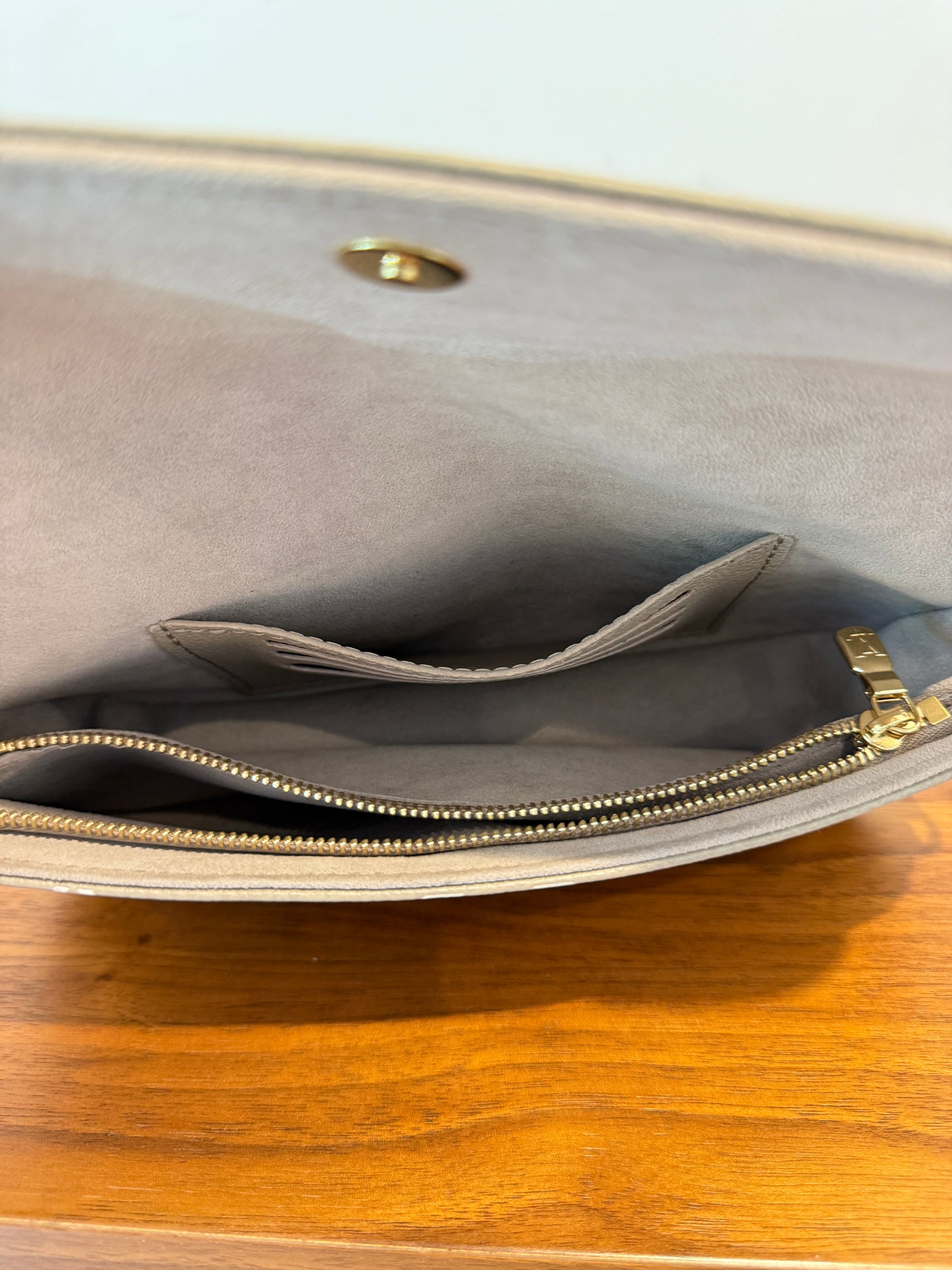 Louis Vuitton Empreinte Monogram Giant Ivy Wallet On Chain in Turtledove and Cream Pre-owned