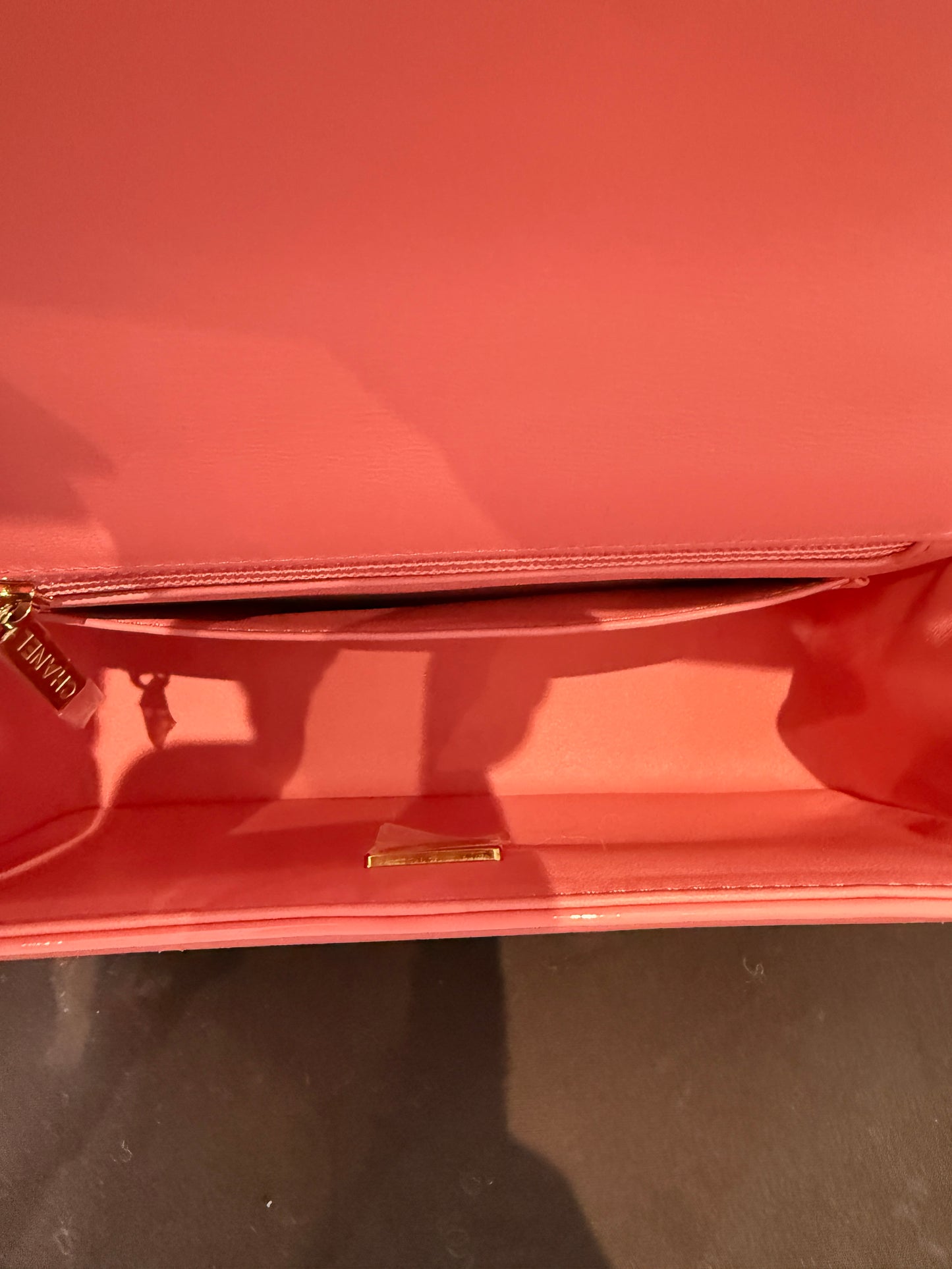 LIKE NEW Chanel Patent Calfskin Small Camellia Single Flap Pink Pre-Owned