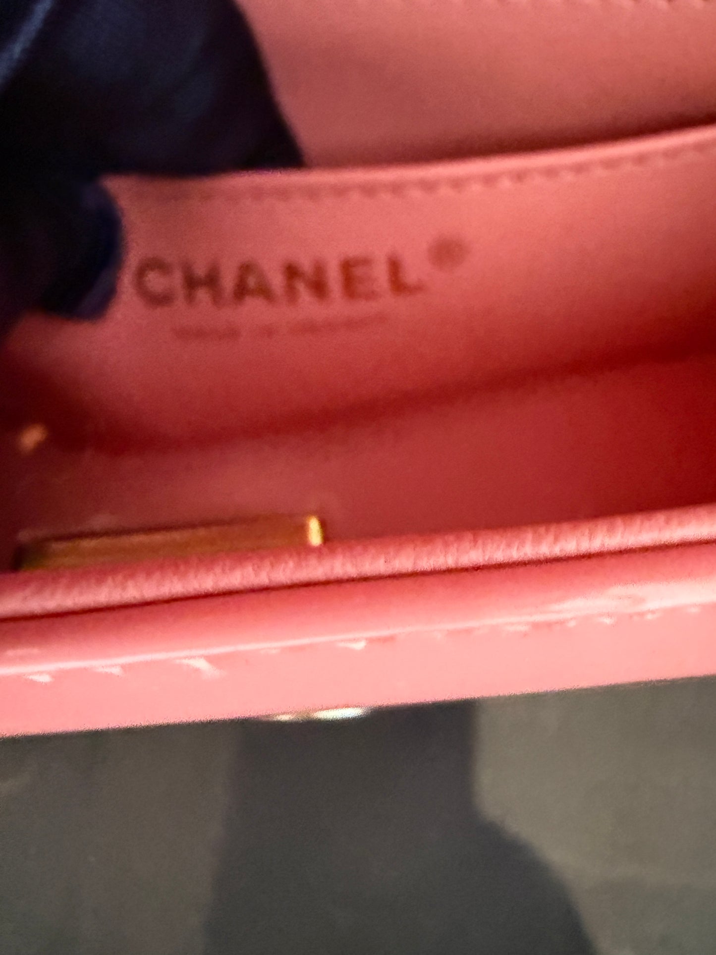 LIKE NEW Chanel Patent Calfskin Small Camellia Single Flap Pink Pre-Owned