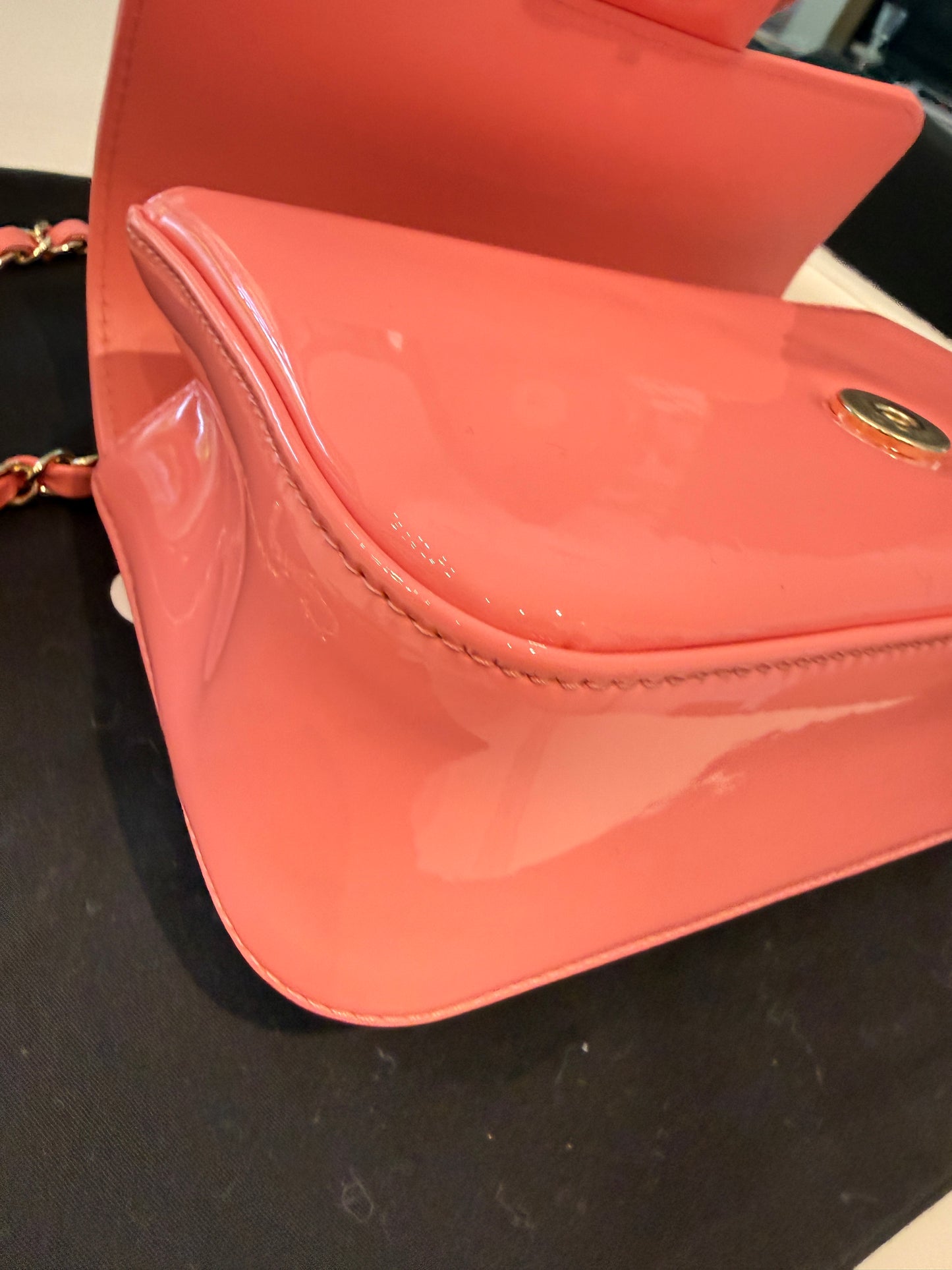 LIKE NEW Chanel Patent Calfskin Small Camellia Single Flap Pink Pre-Owned